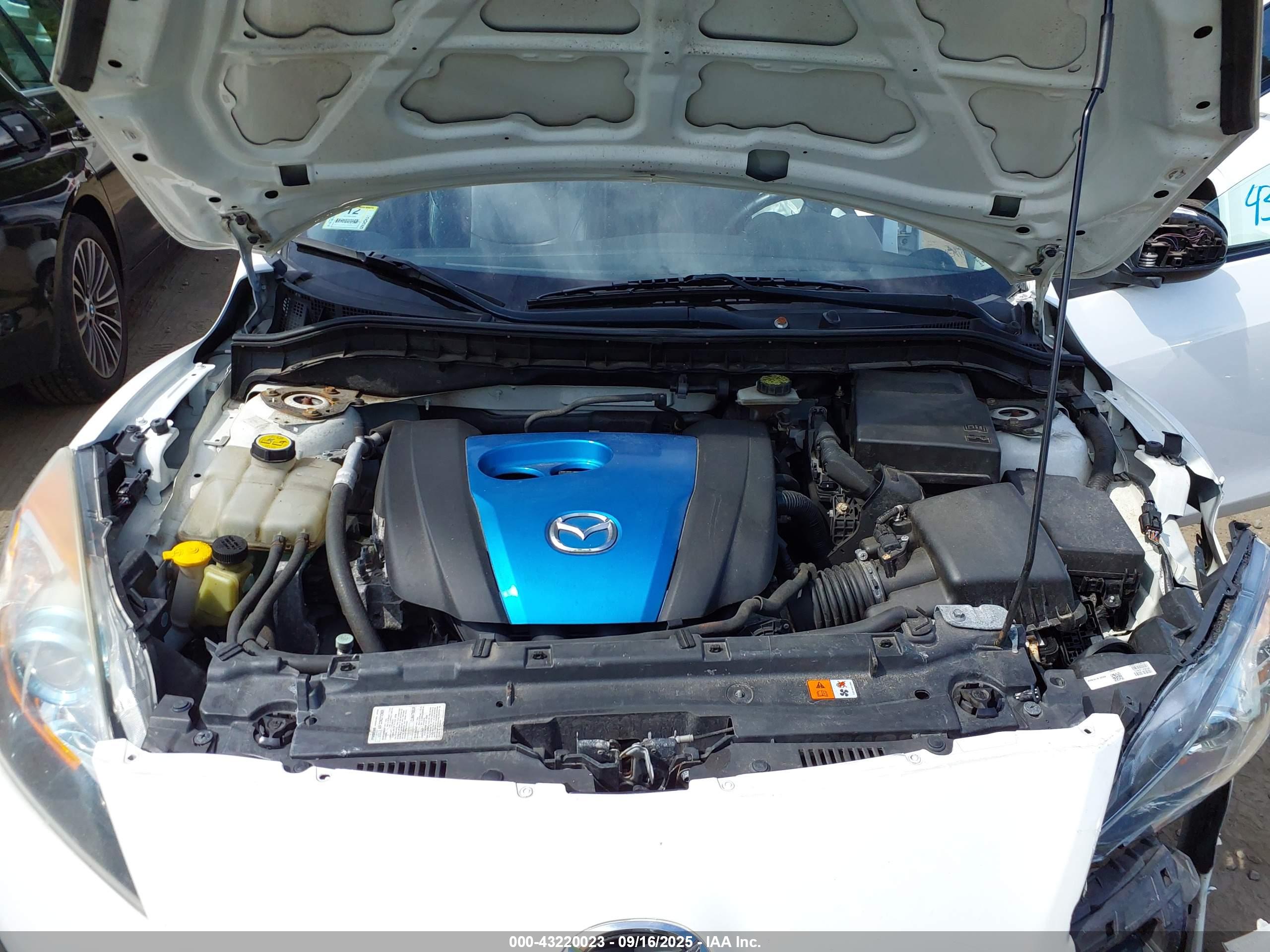 MAZDA MAZDA3 image 10