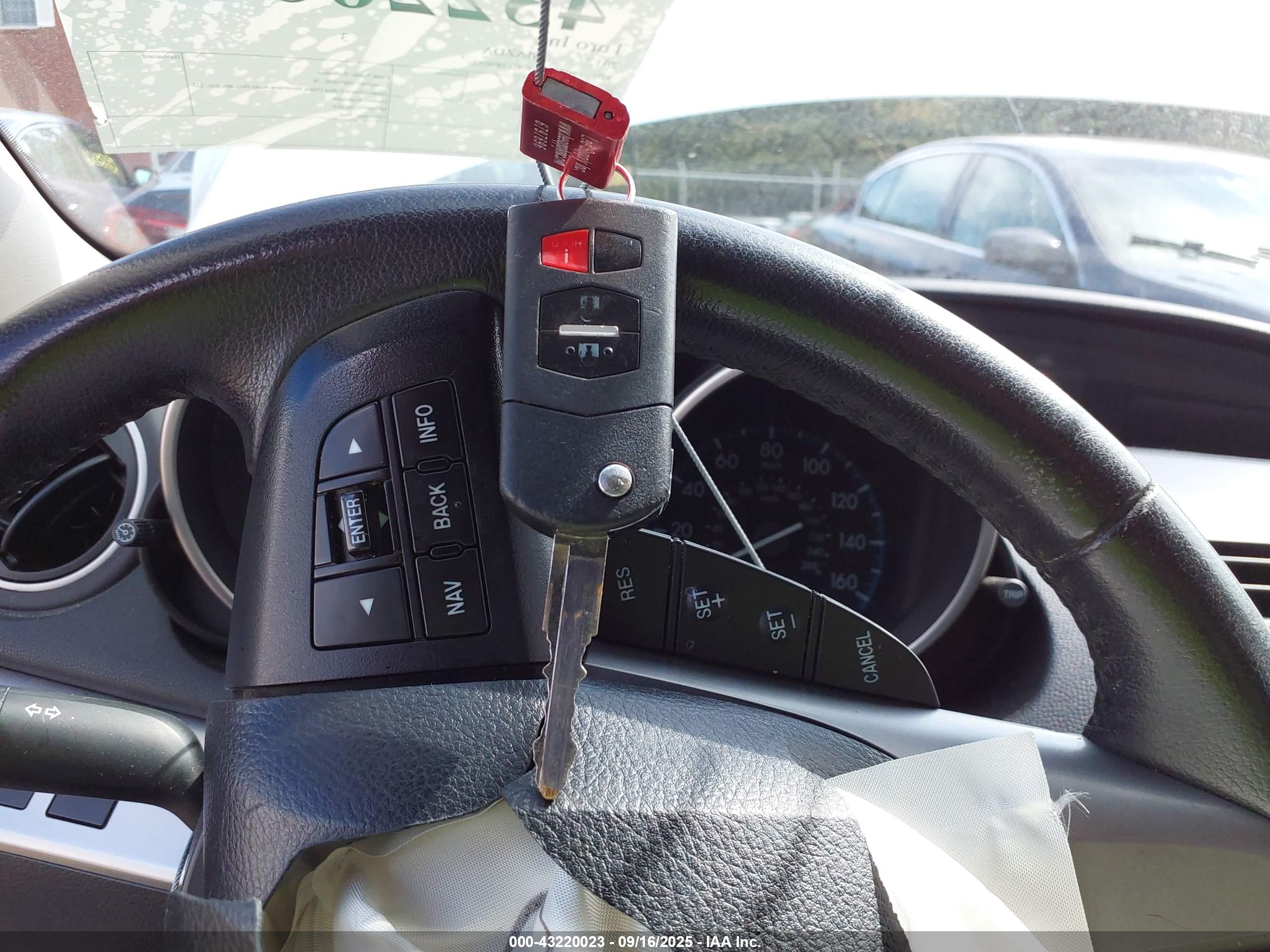 MAZDA MAZDA3 image 11