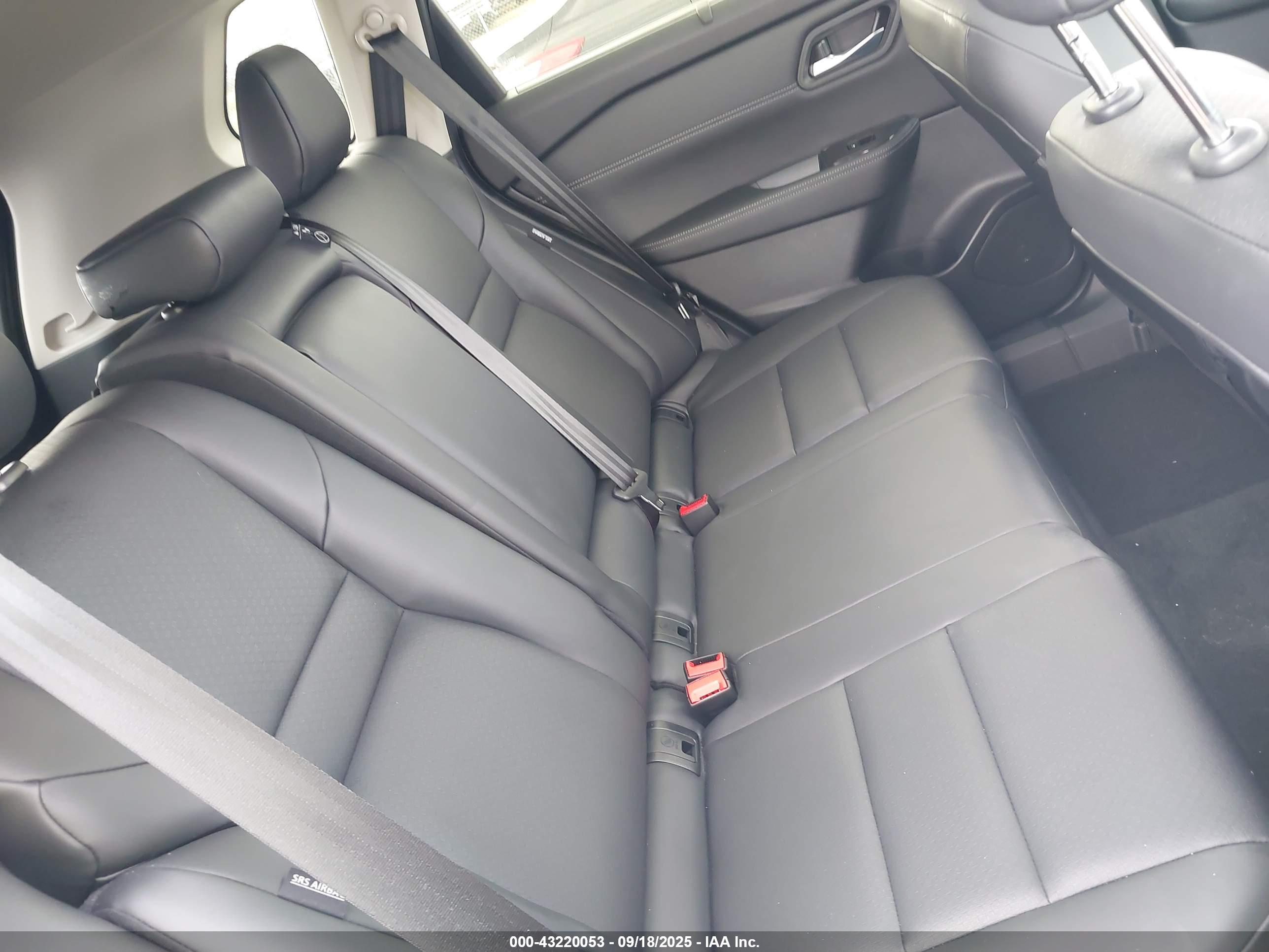 NISSAN ROGUE image 8
