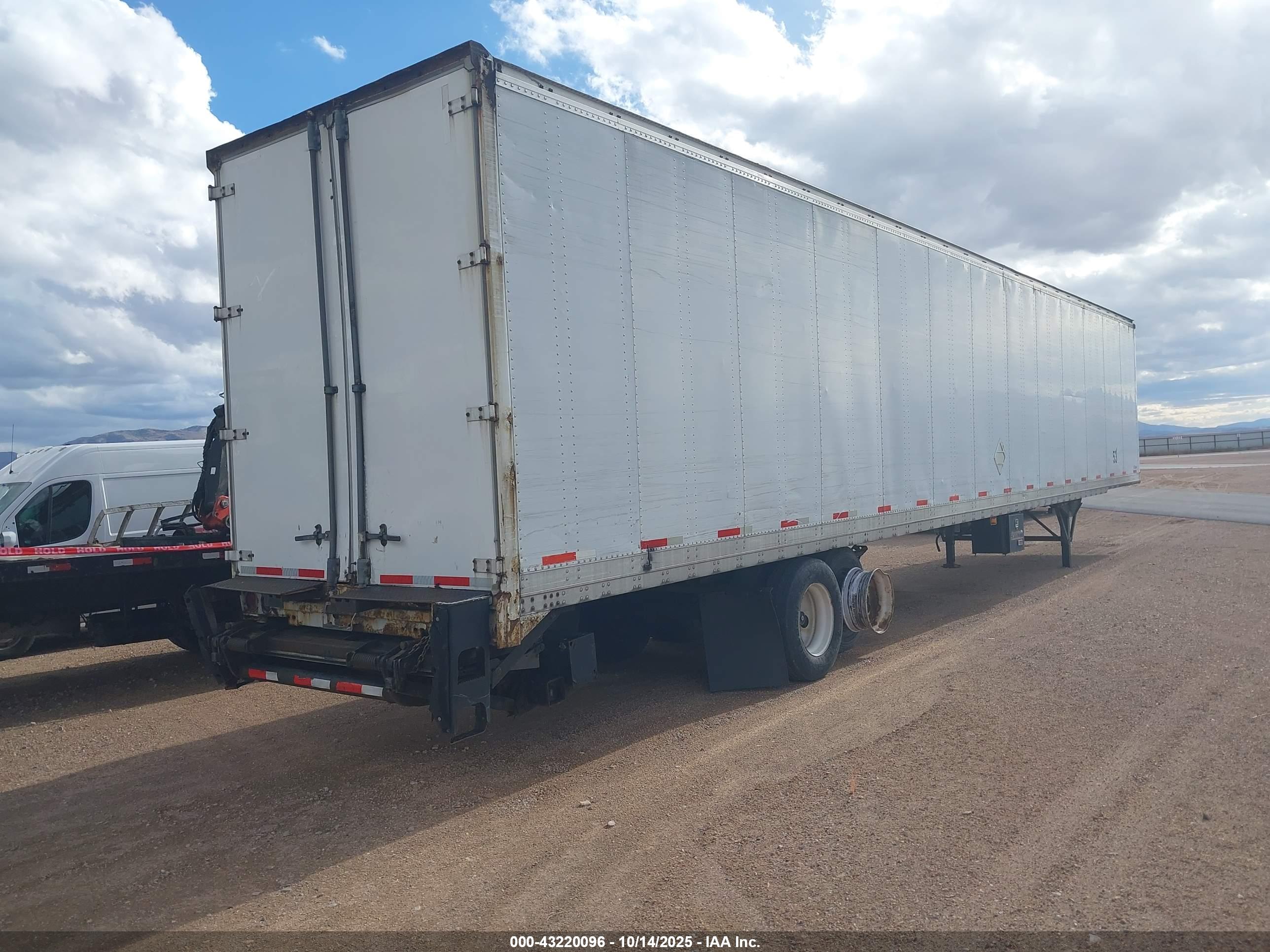 STOUGHTON TRAILERS image 4