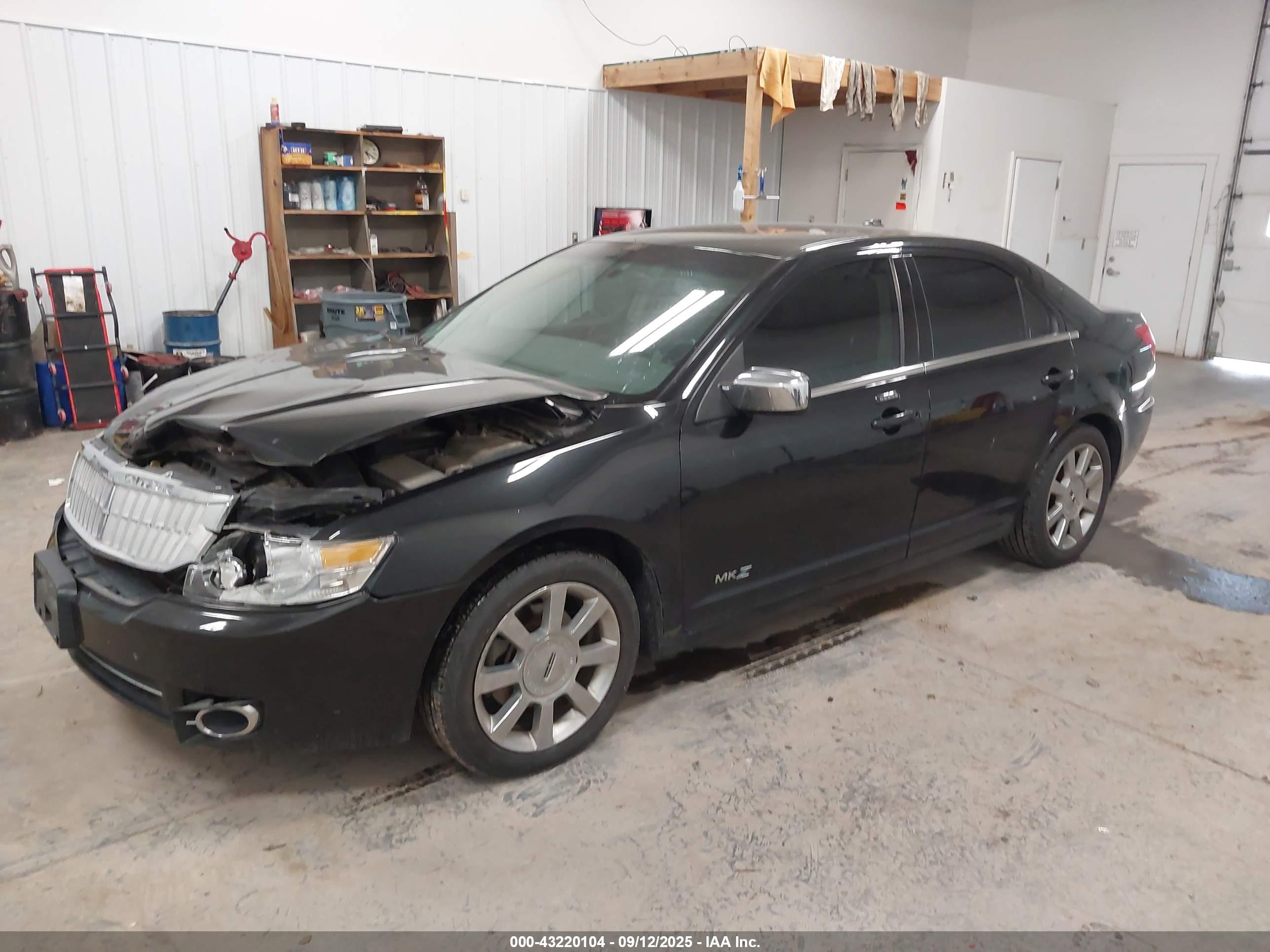 LINCOLN MKZ image 2