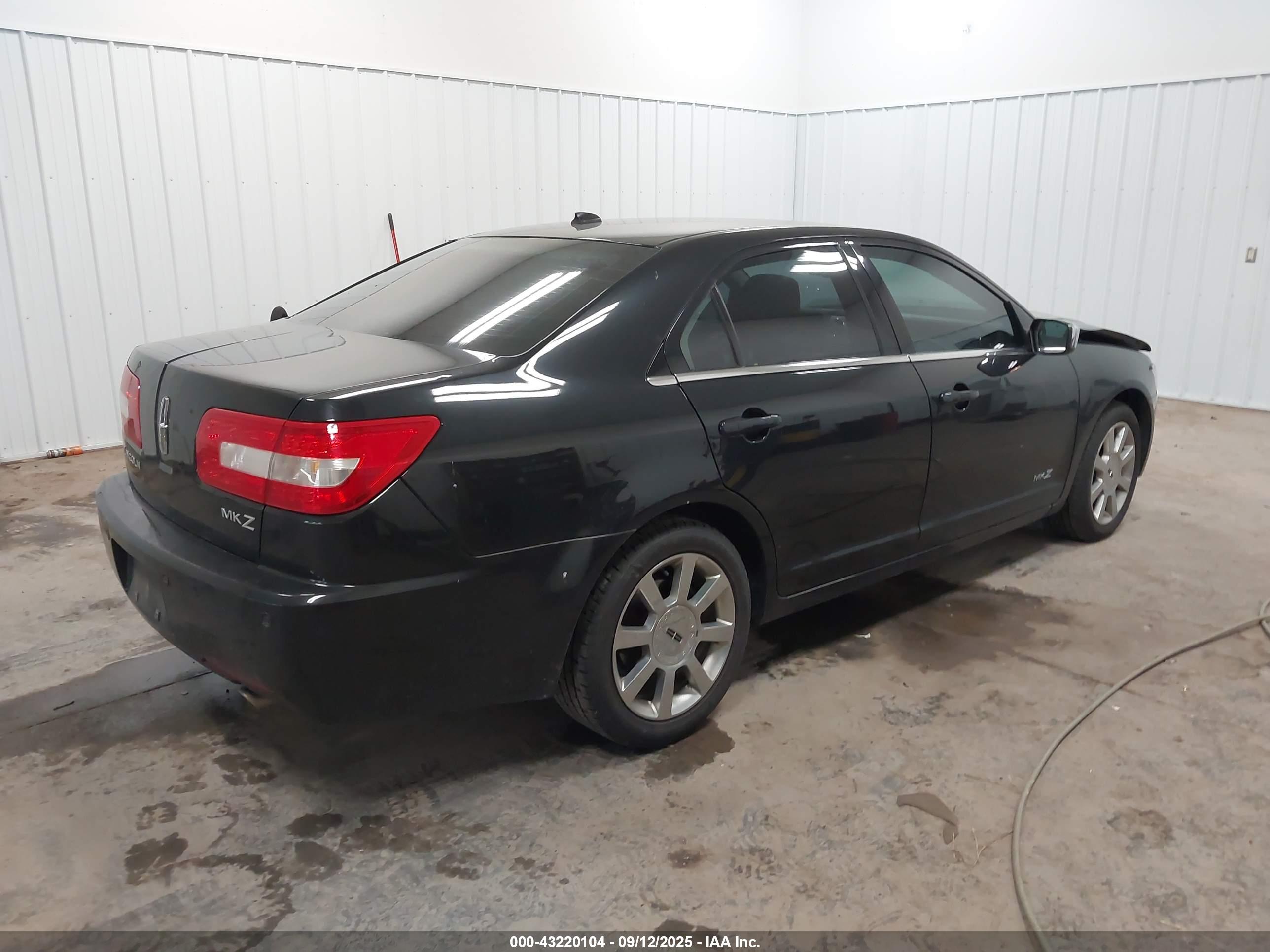 LINCOLN MKZ image 4