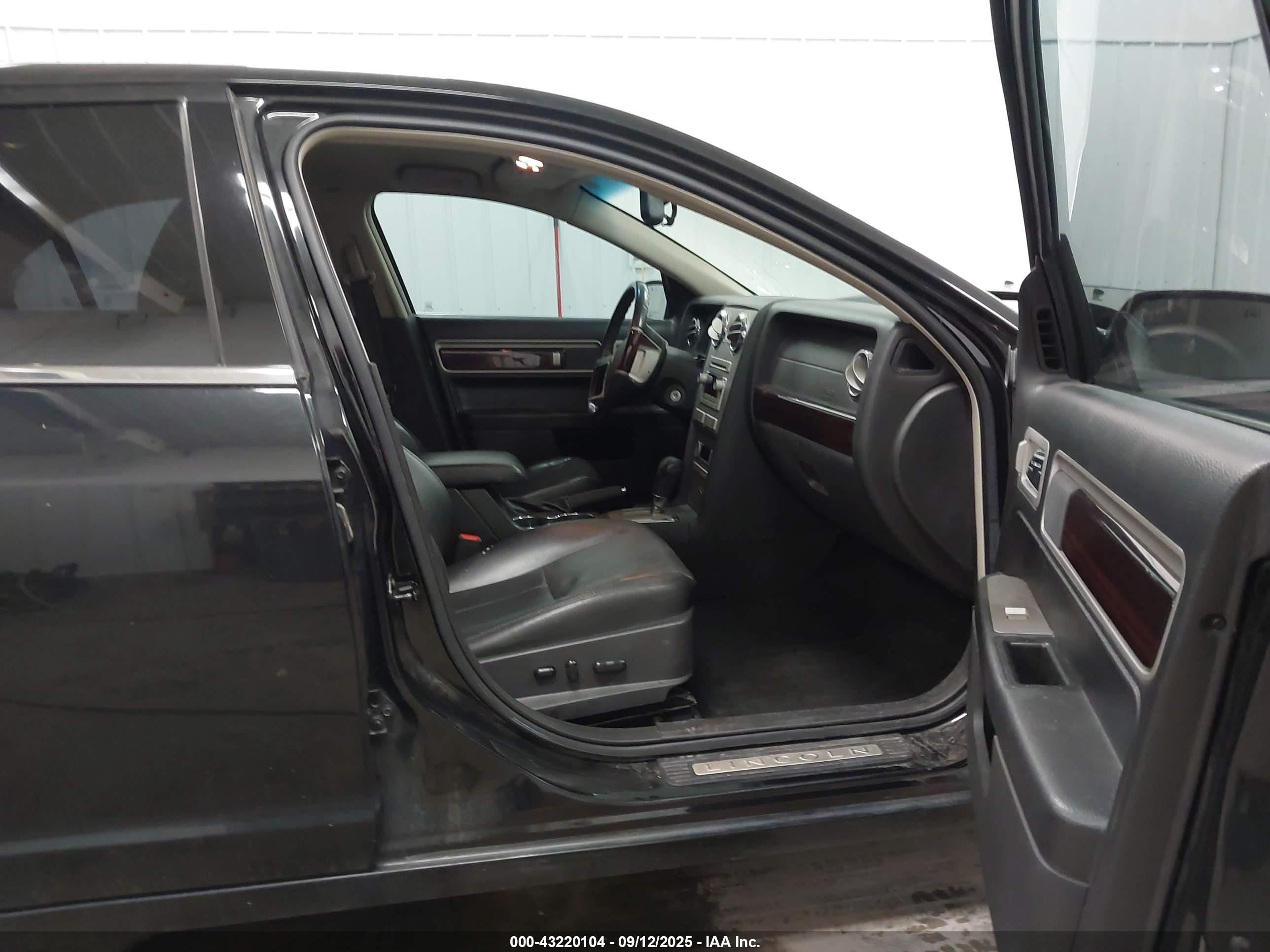 LINCOLN MKZ image 5