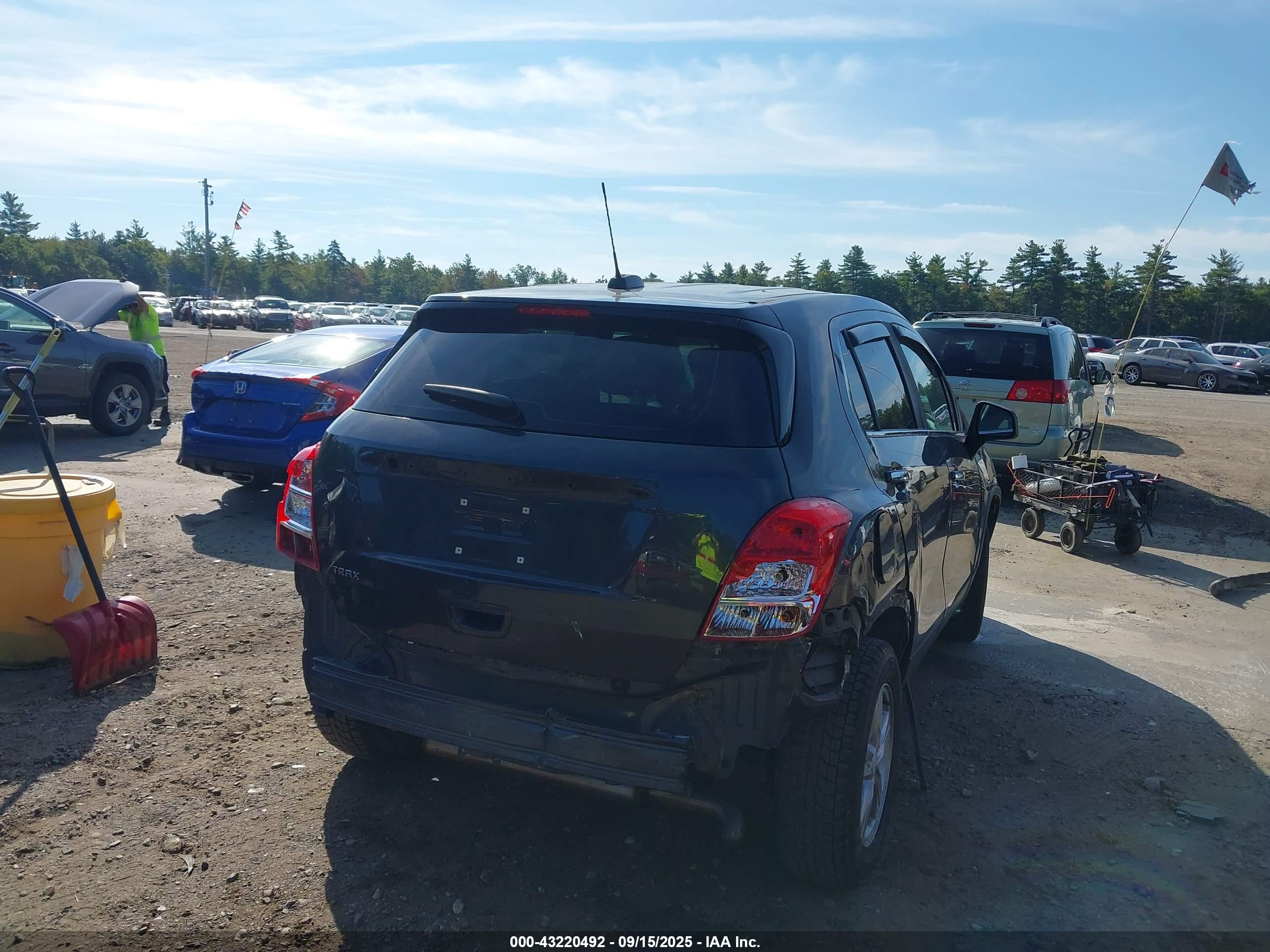 CHEVROLET TRAX image 4