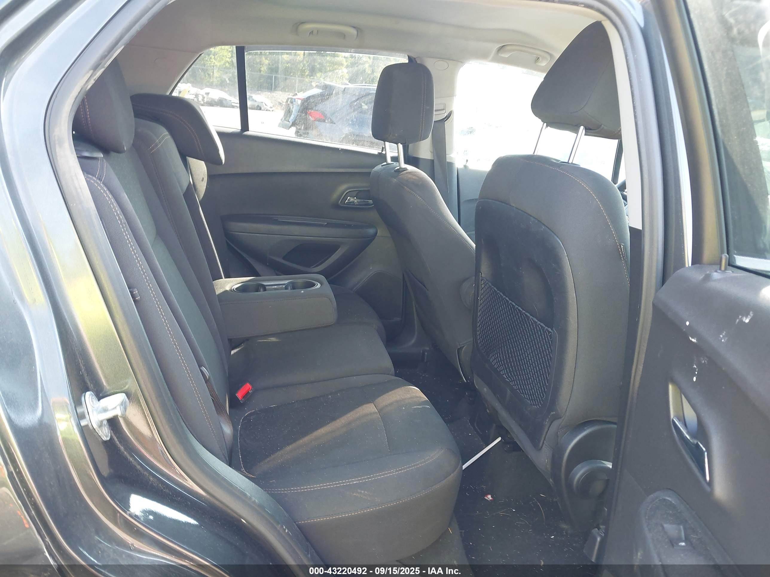 CHEVROLET TRAX image 8