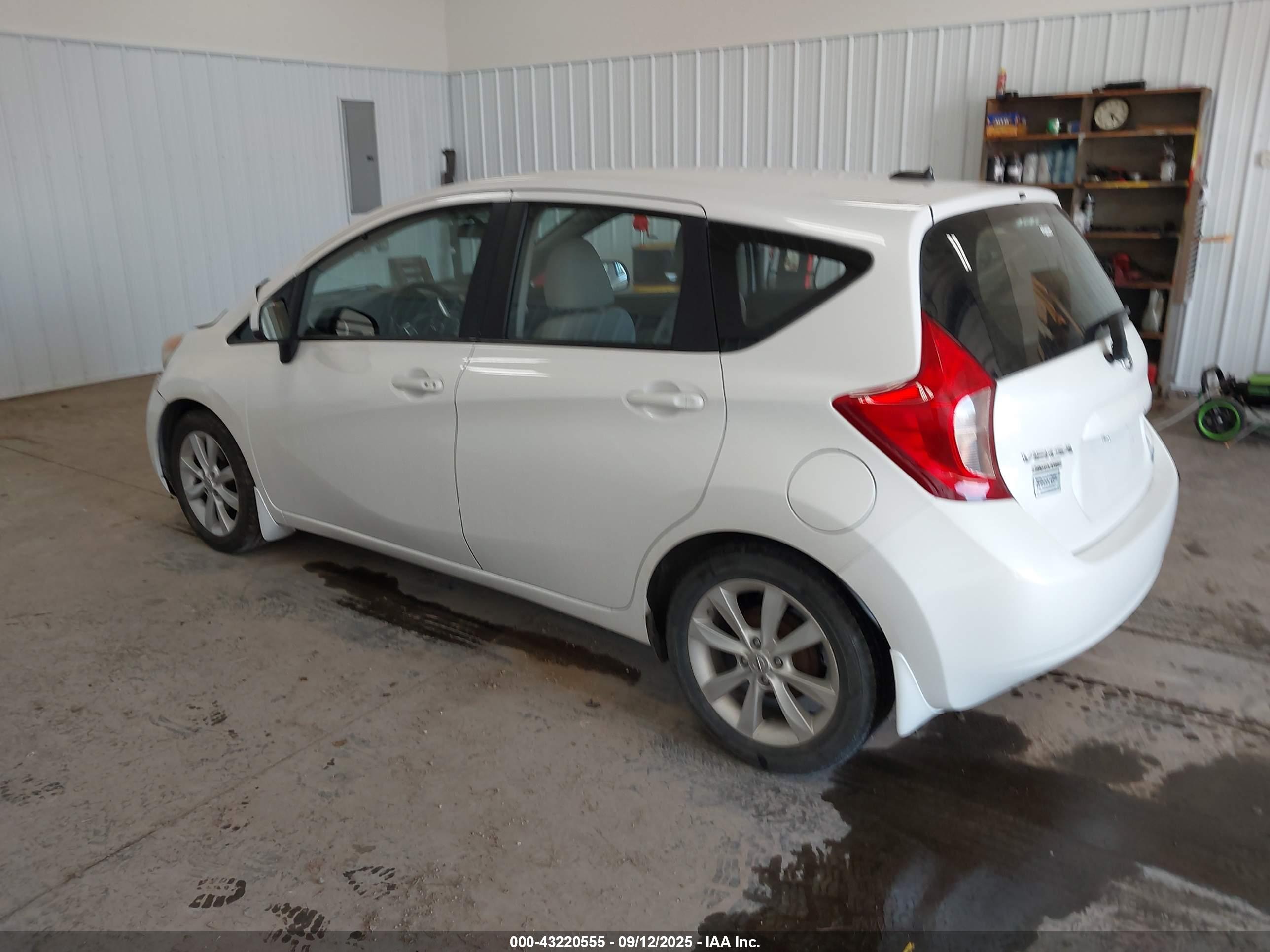 NISSAN VERSA image 3