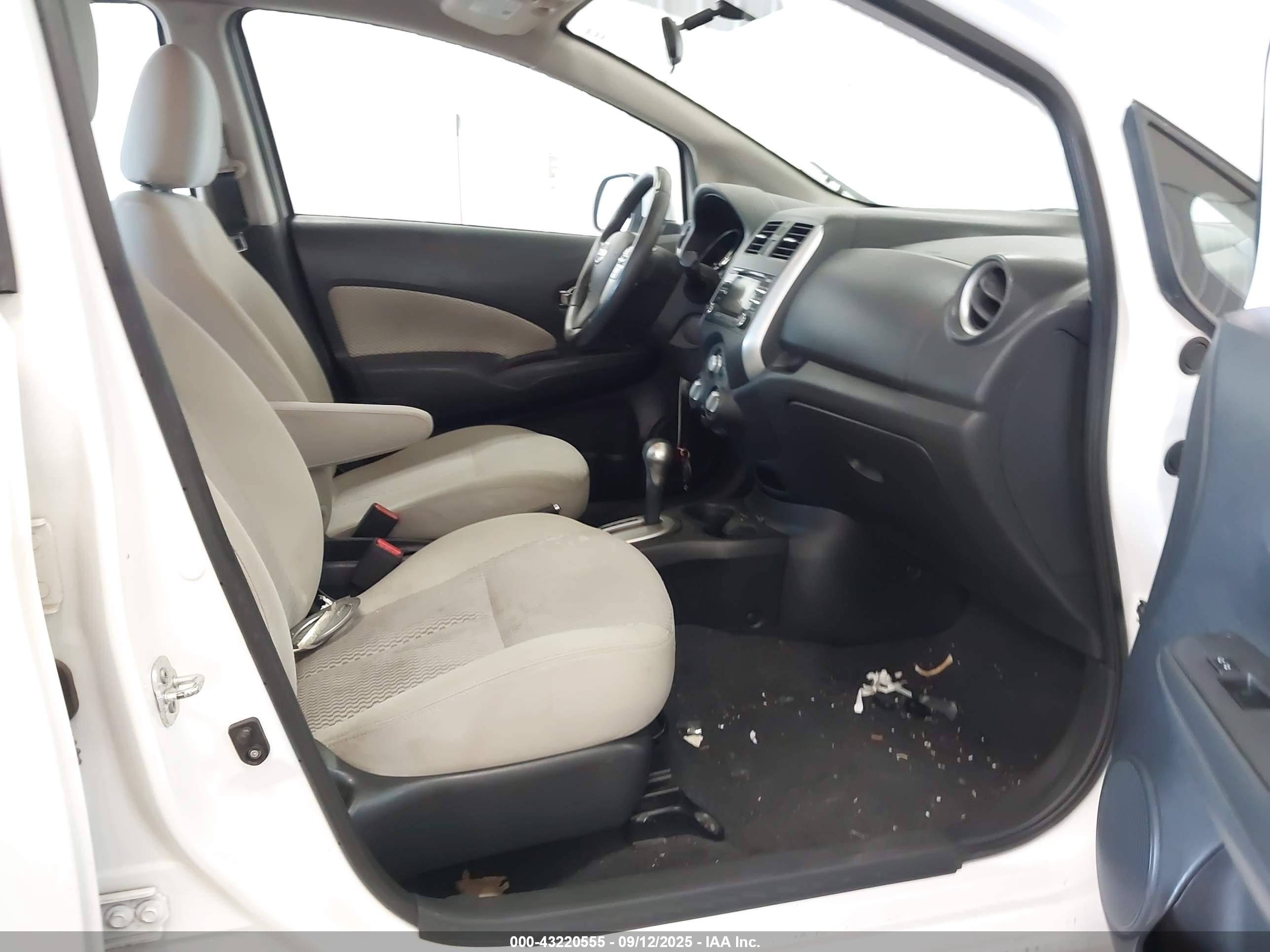 NISSAN VERSA image 5