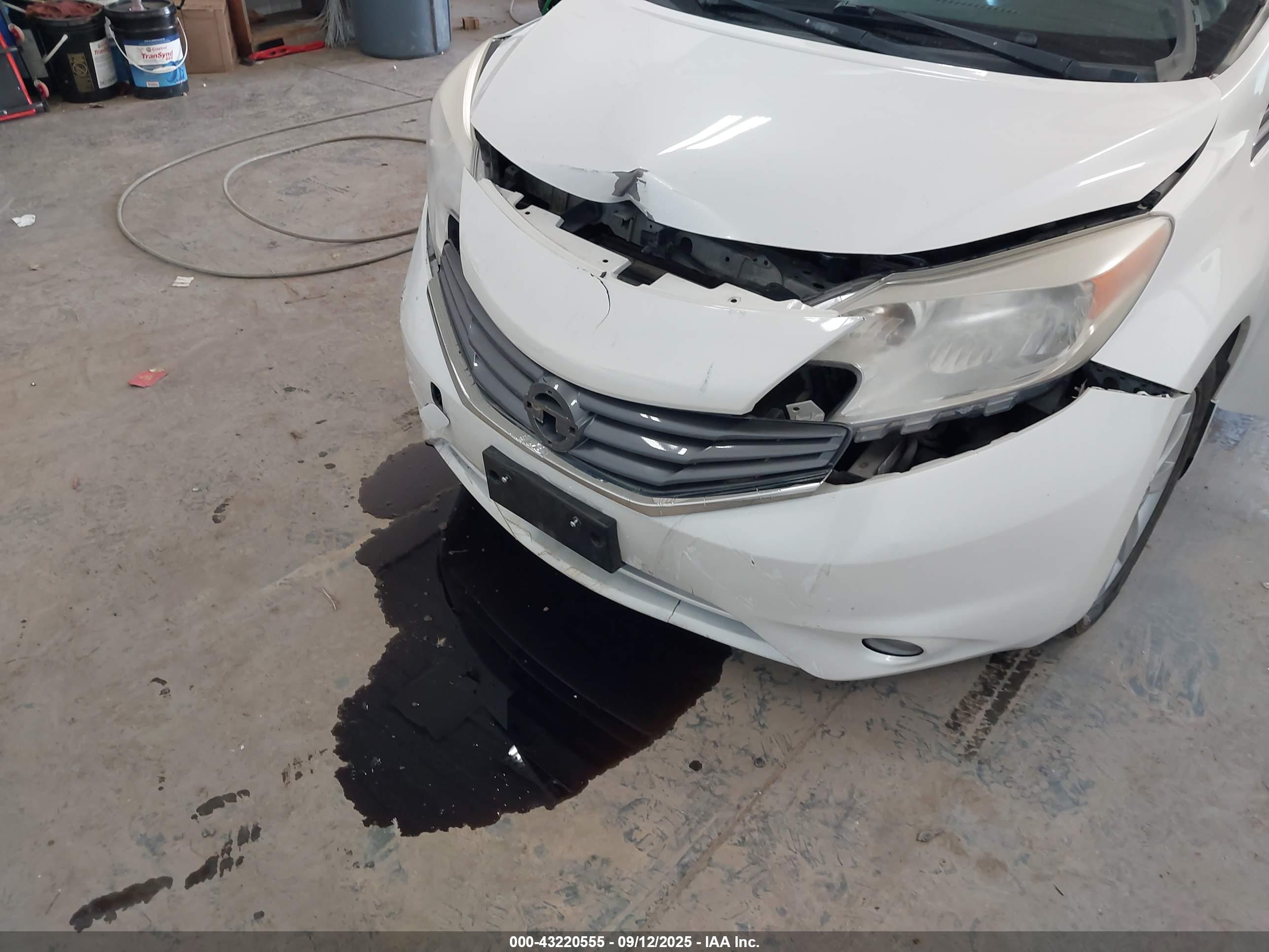 NISSAN VERSA image 6
