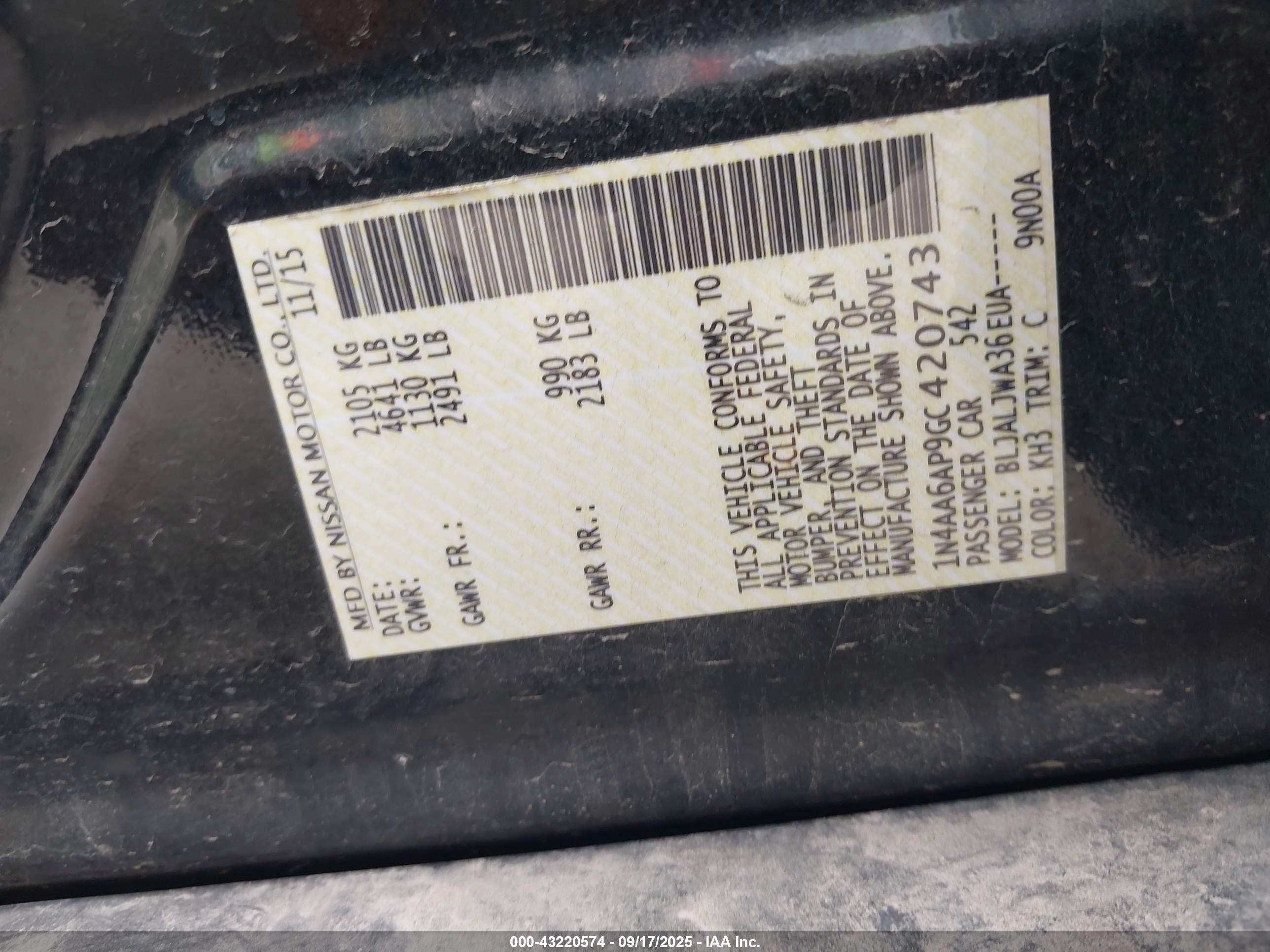 NISSAN MAXIMA image 9