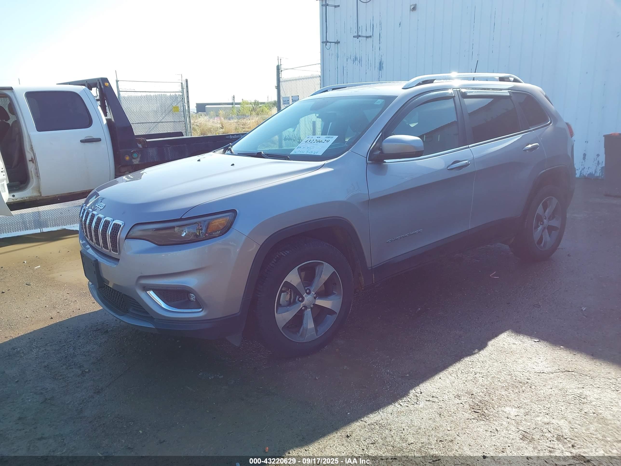 JEEP CHEROKEE image 2