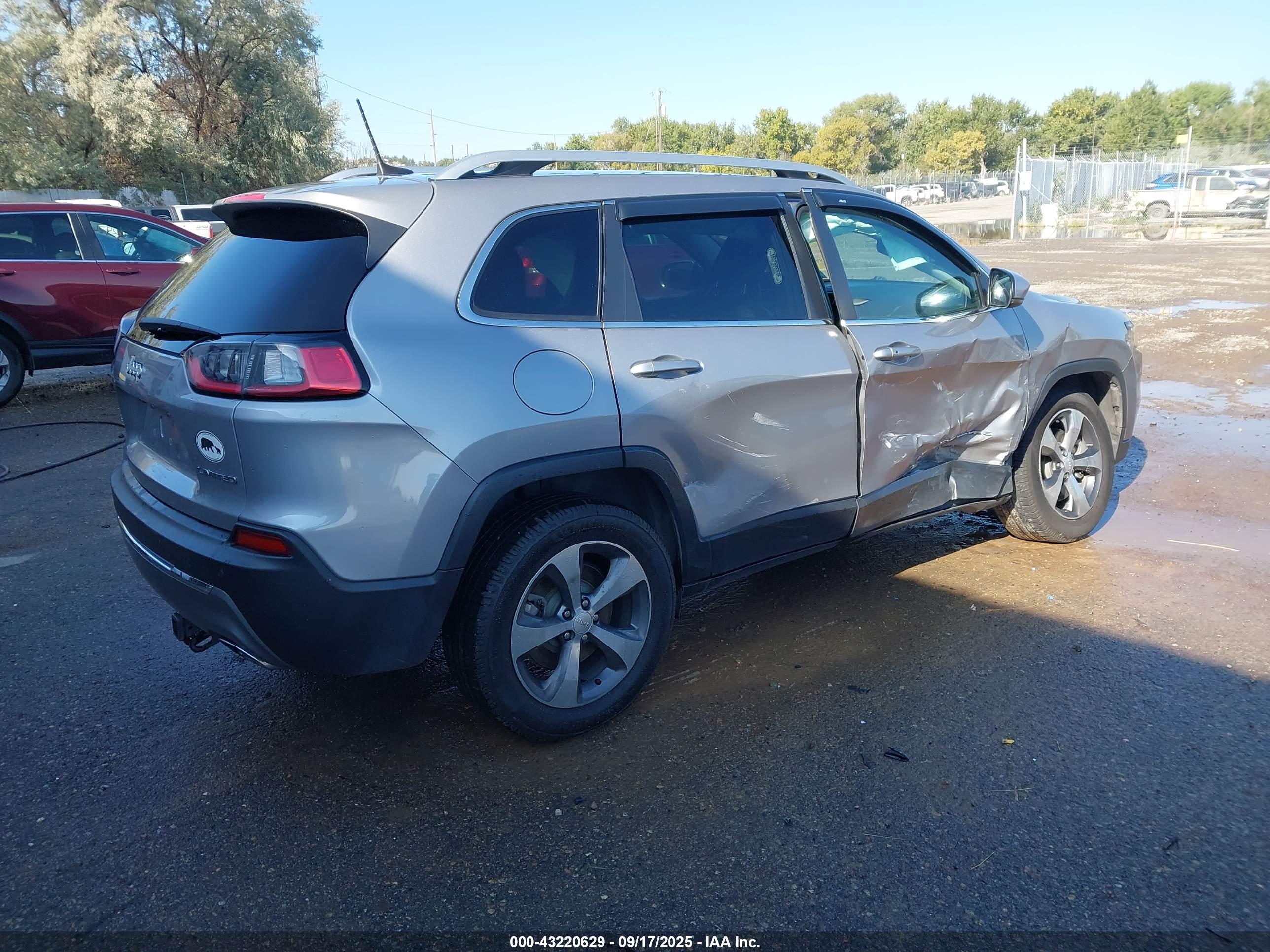 JEEP CHEROKEE image 4