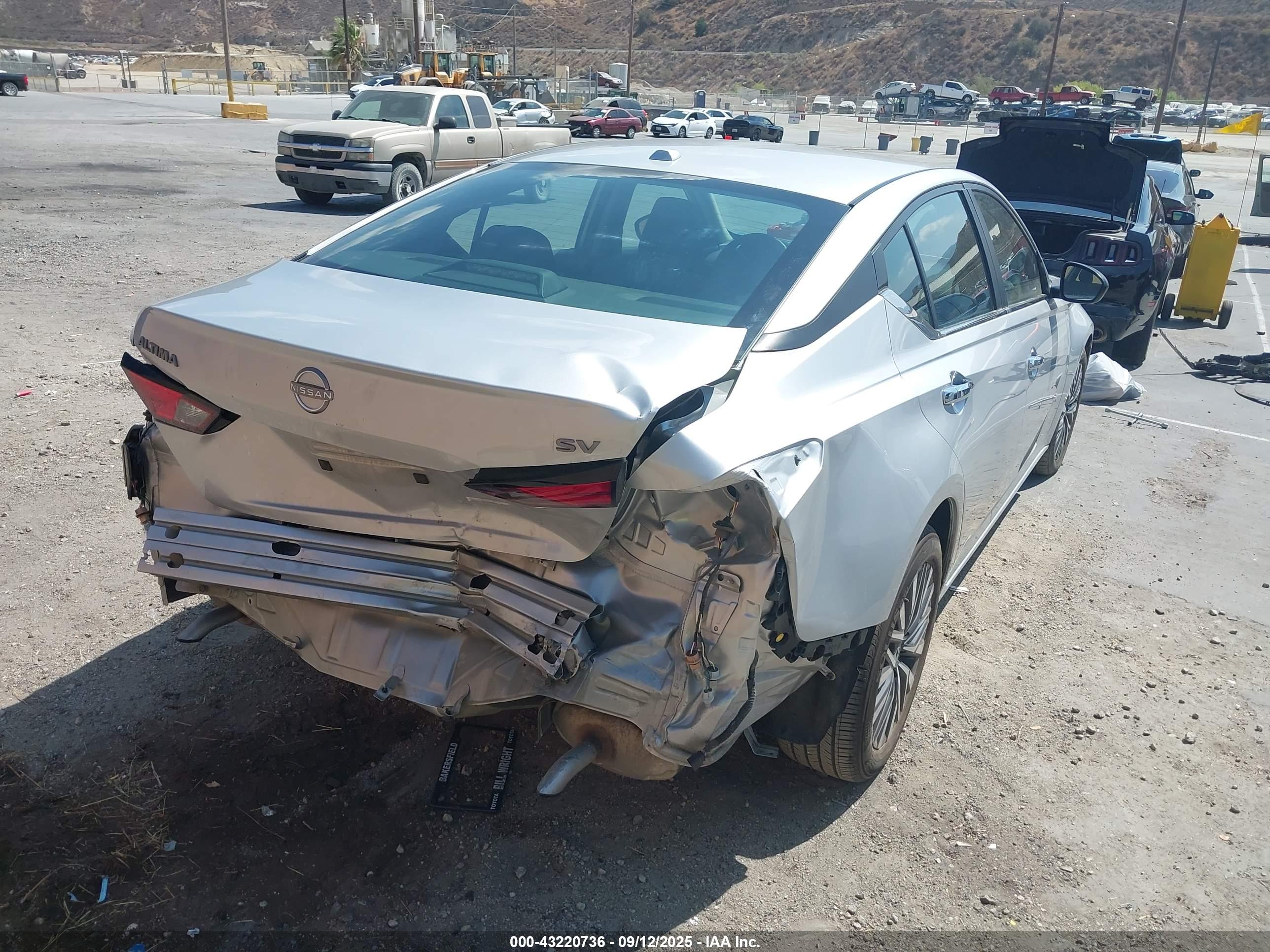 NISSAN ALTIMA image 4