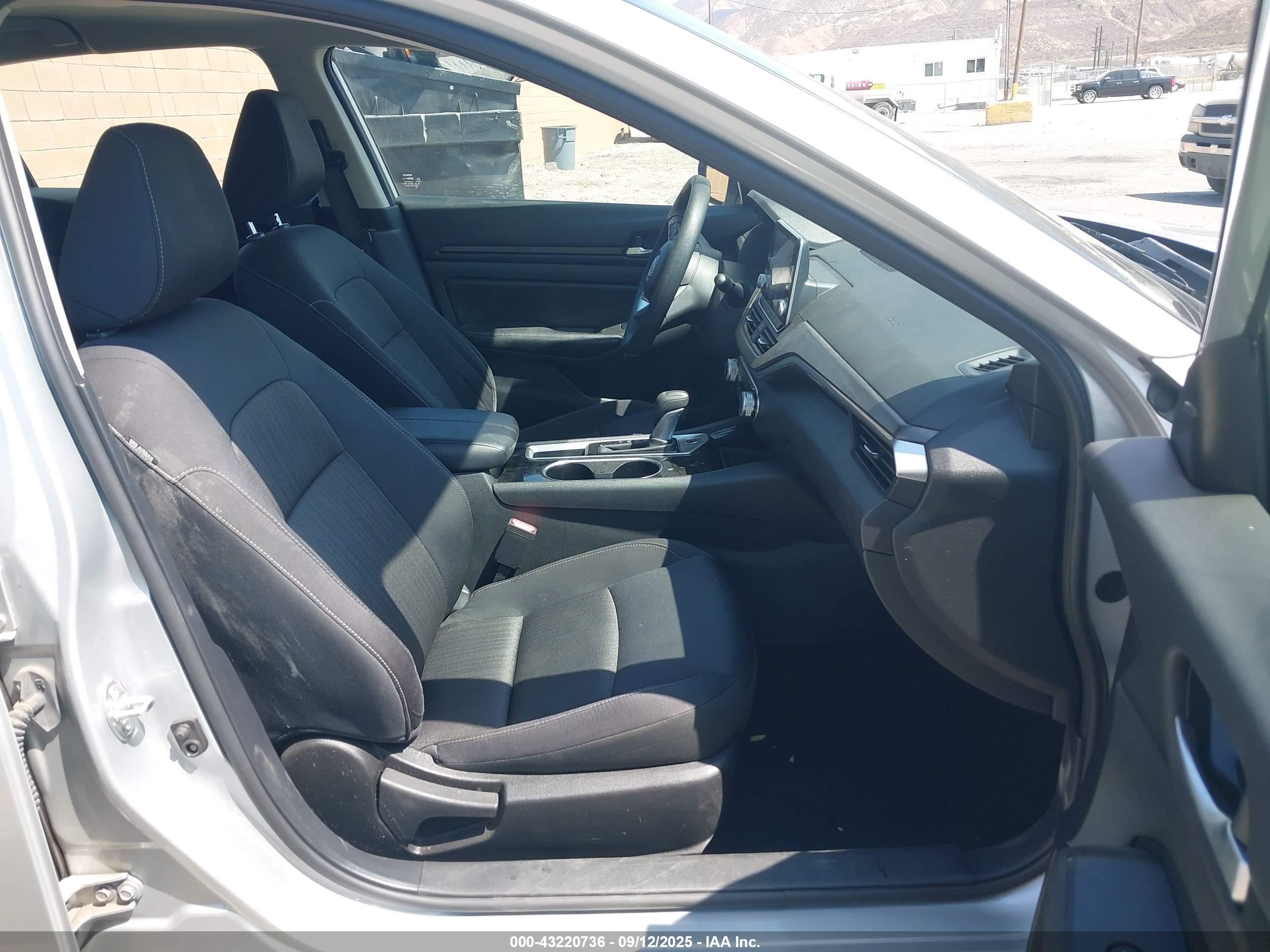 NISSAN ALTIMA image 5