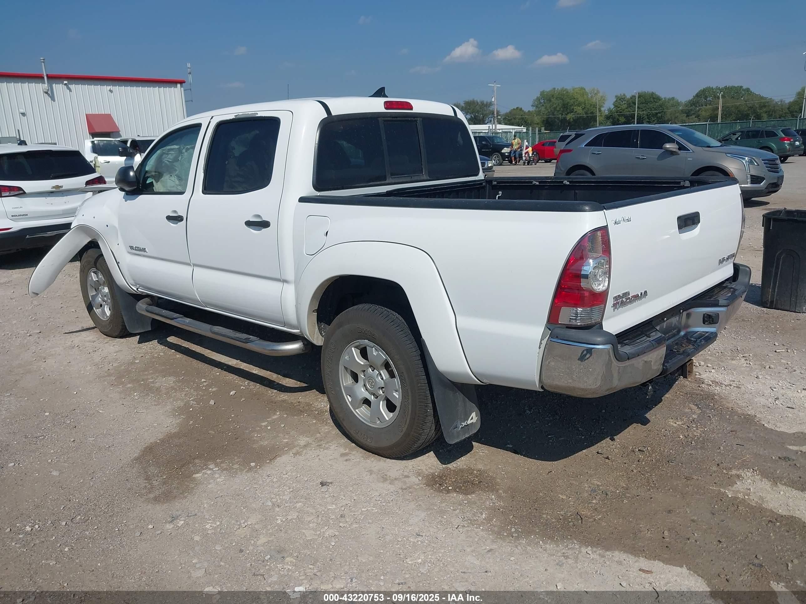 TOYOTA TACOMA image 3