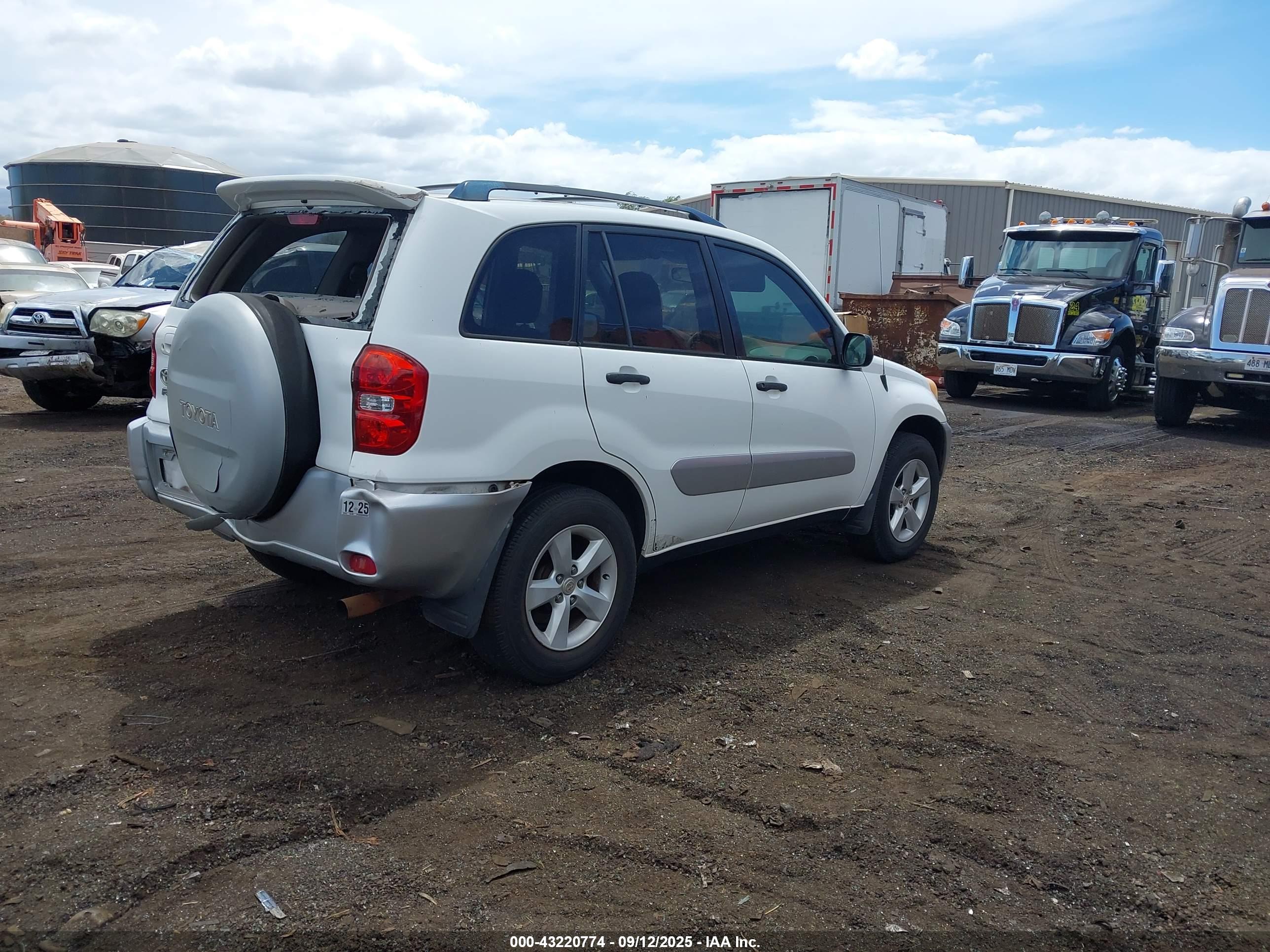 TOYOTA RAV4 image 4
