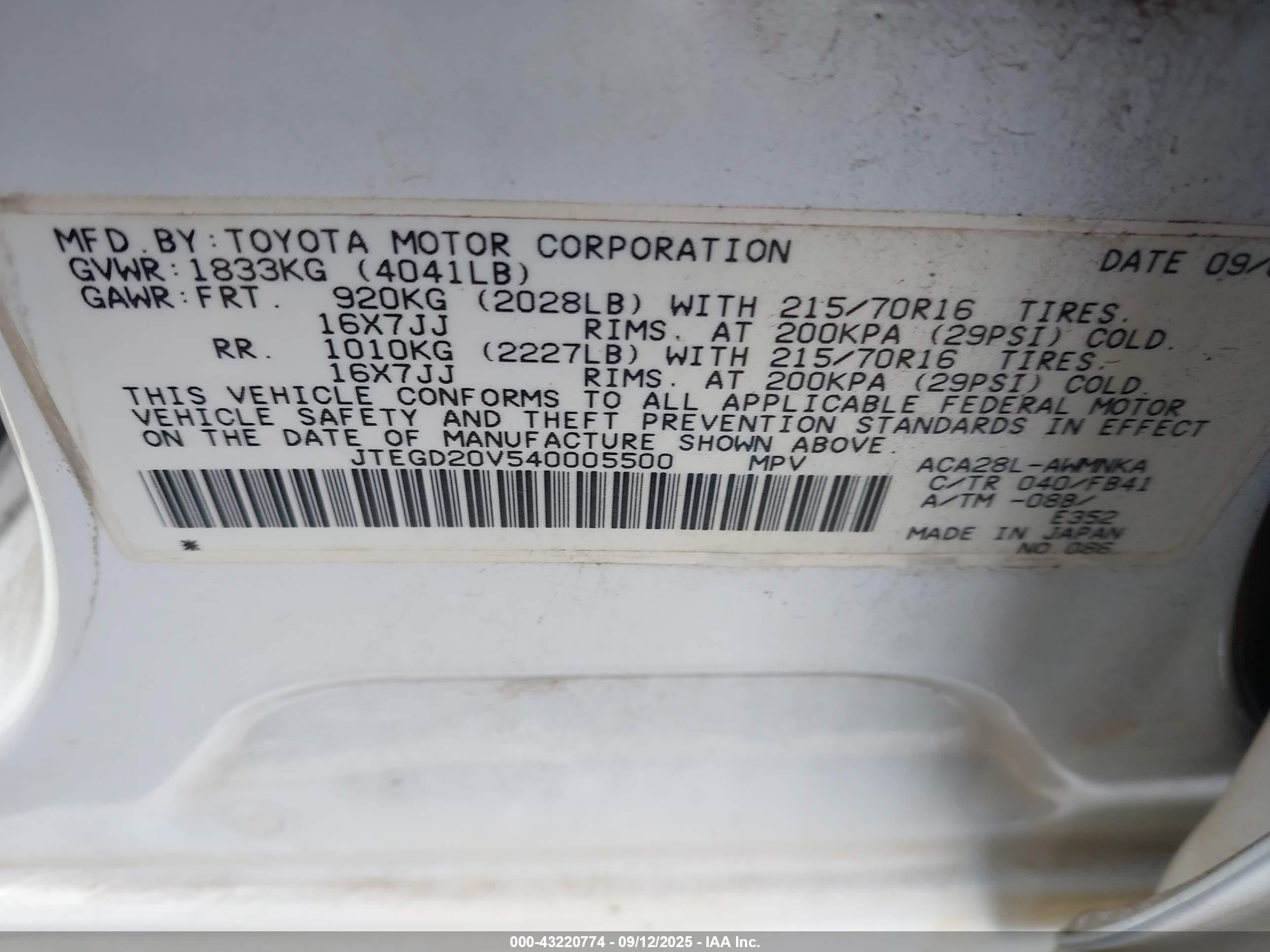 TOYOTA RAV4 image 9
