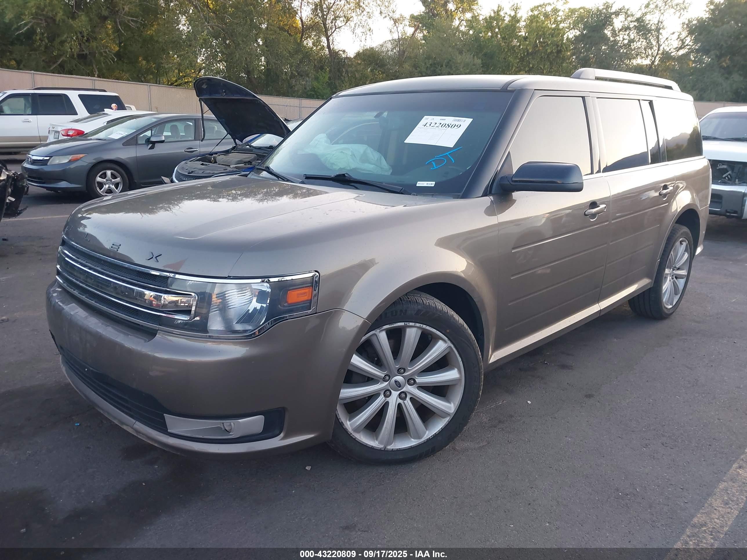 FORD FLEX image 2