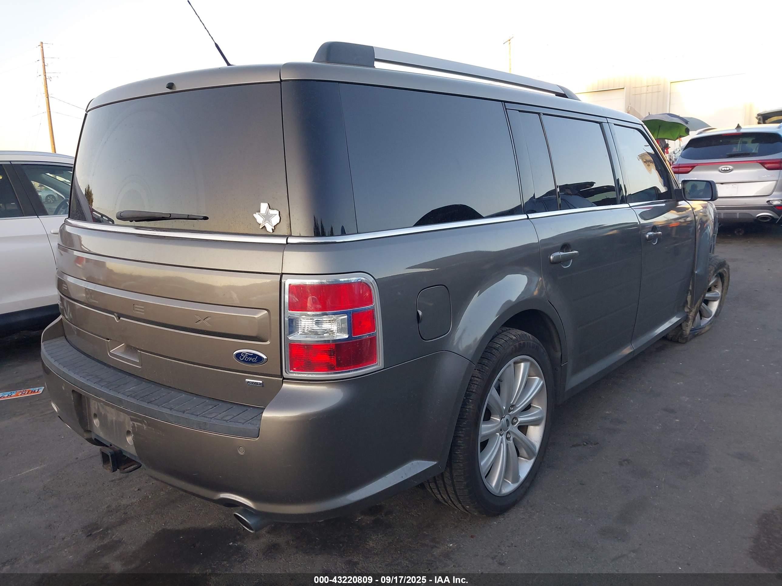 FORD FLEX image 4