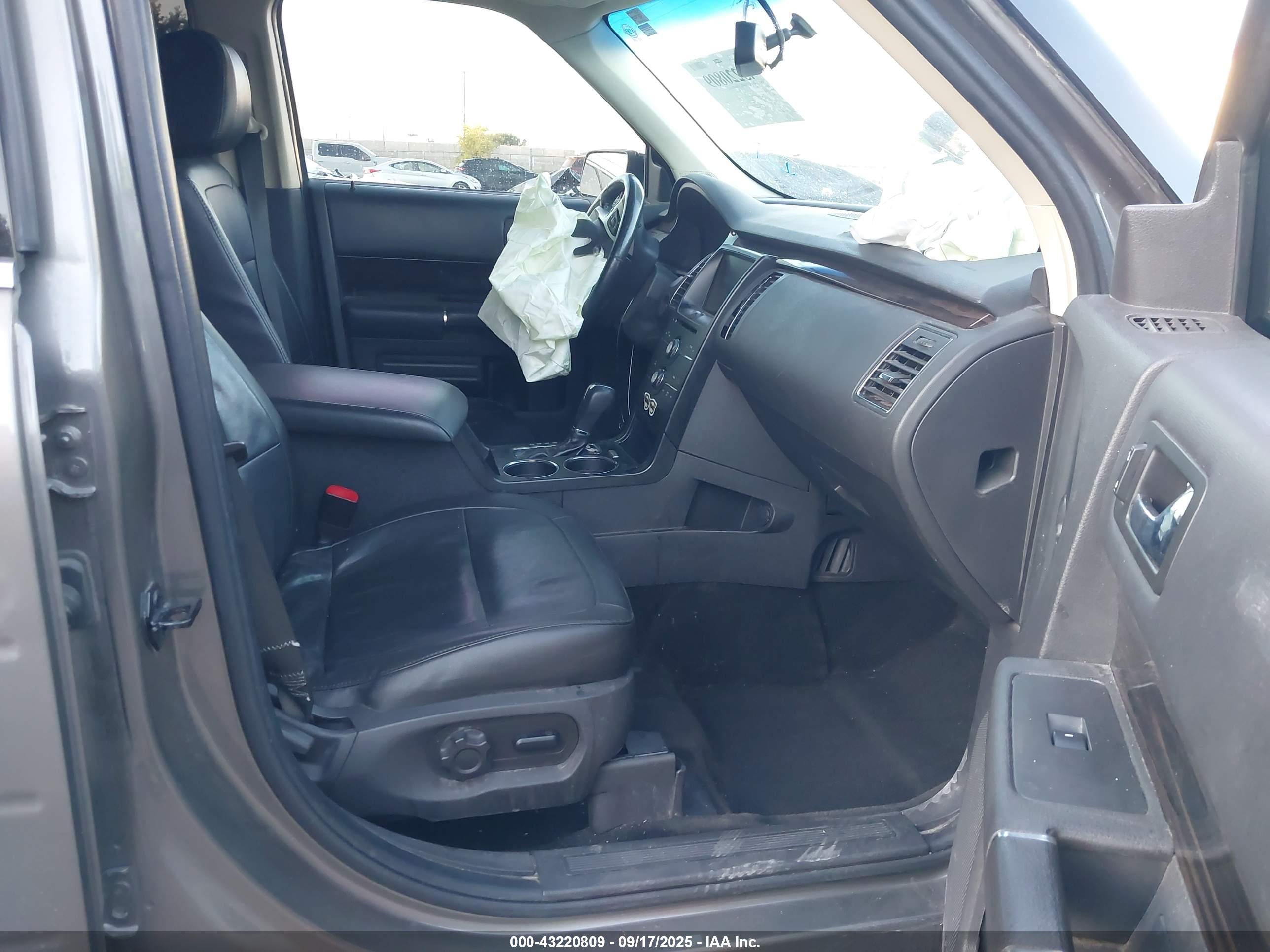FORD FLEX image 5