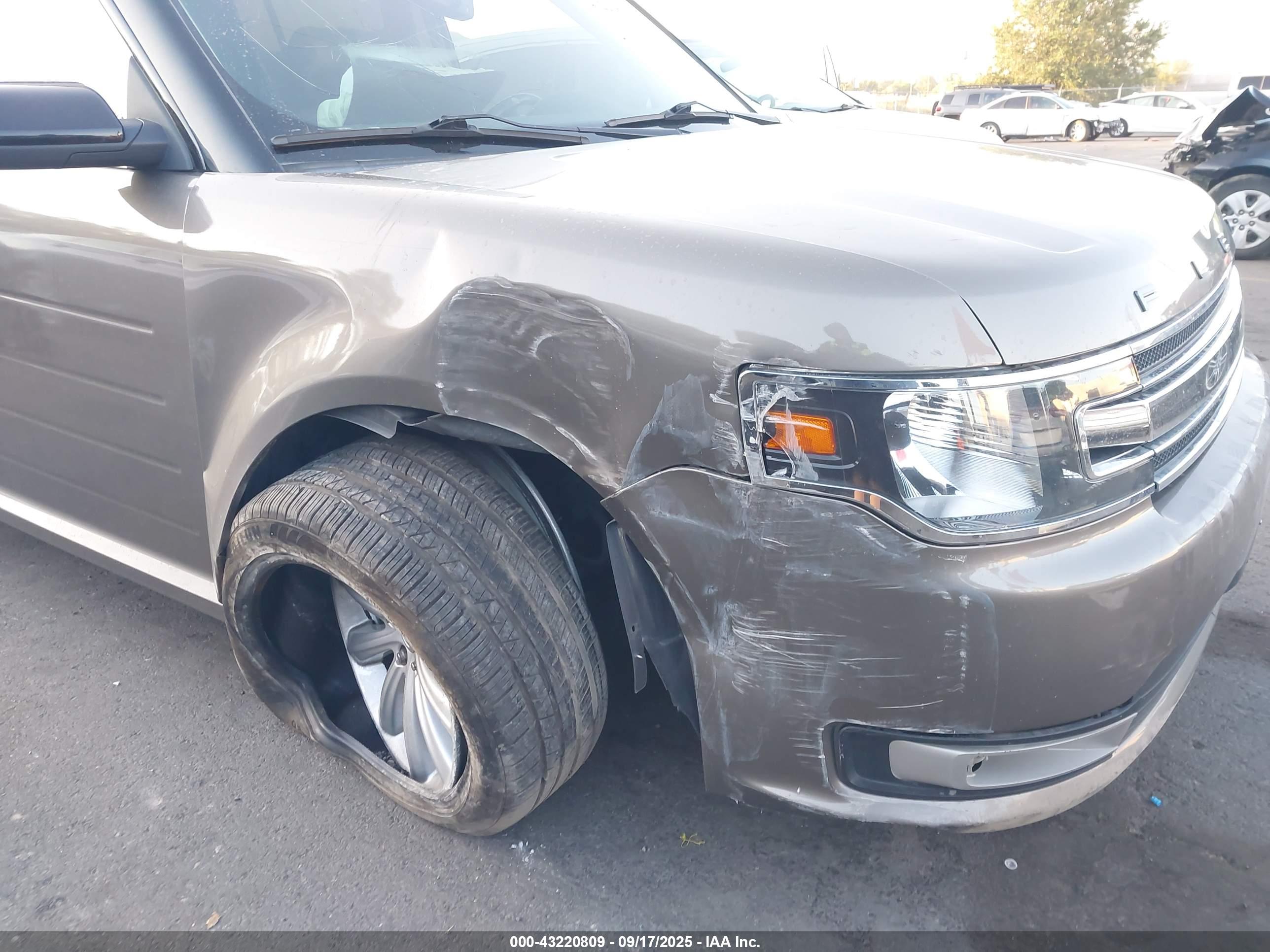 FORD FLEX image 6
