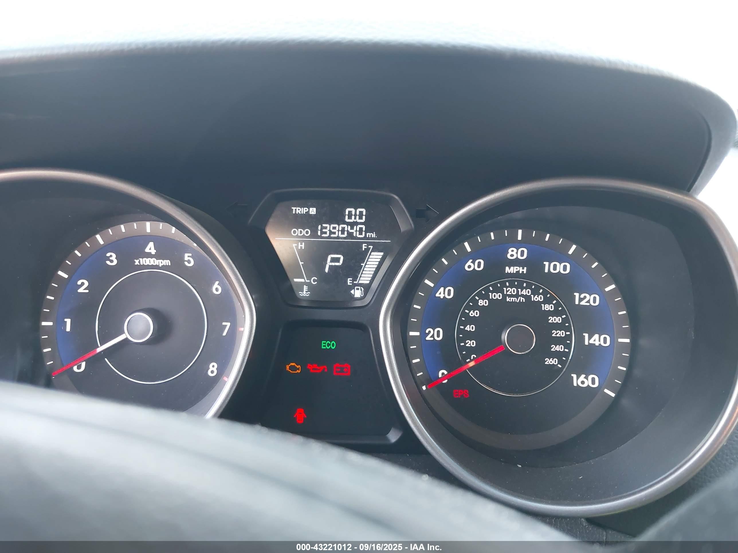 HYUNDAI ELANTRA image 7