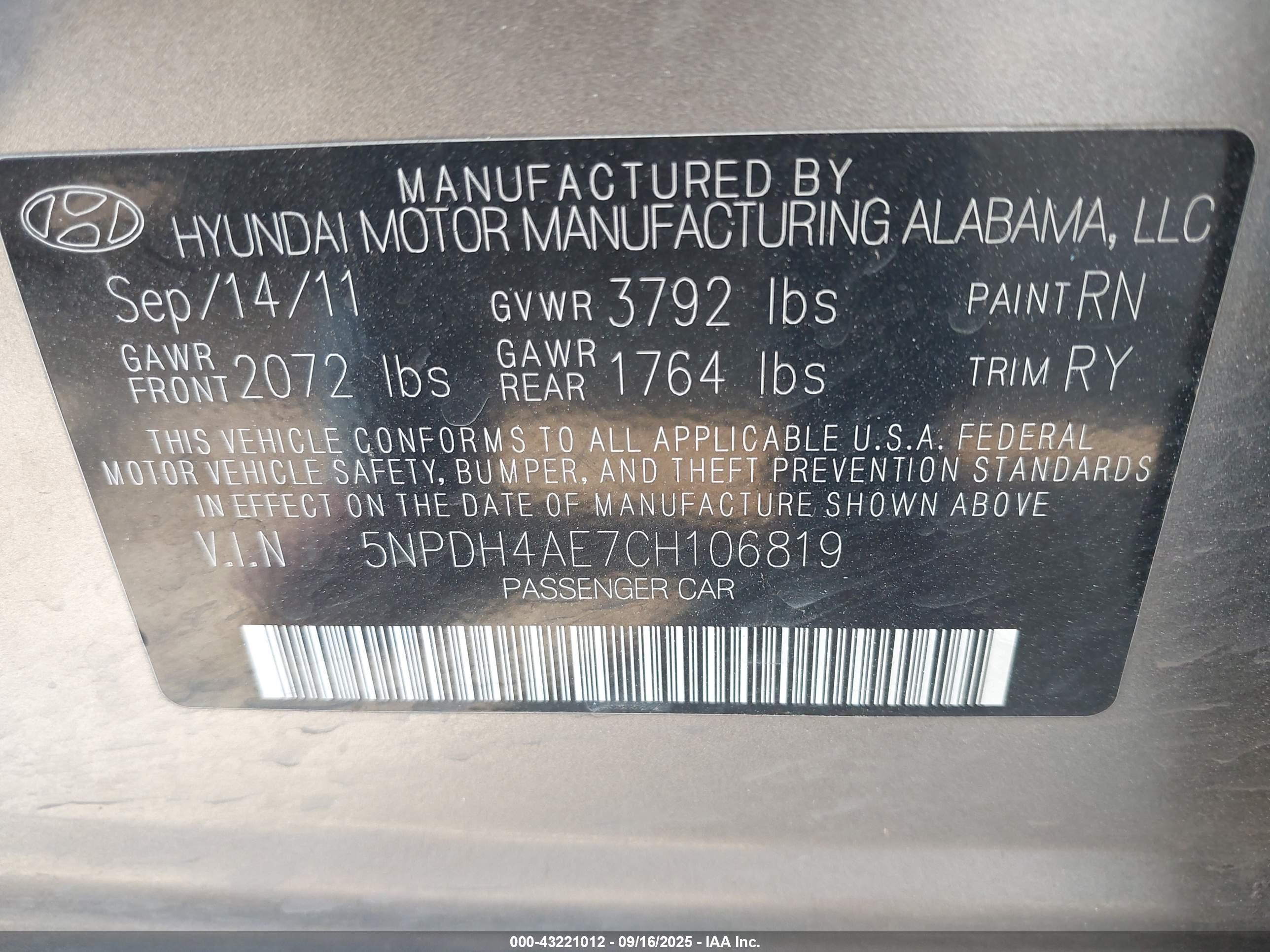 HYUNDAI ELANTRA image 9