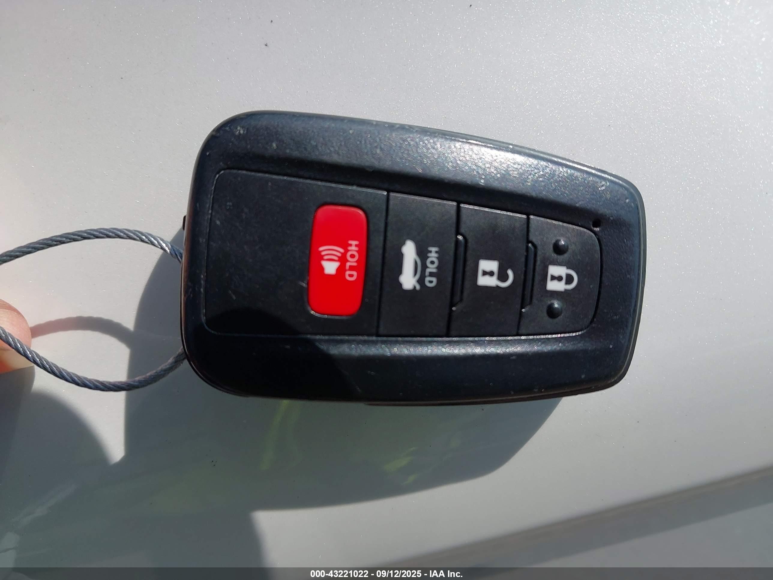 TOYOTA CAMRY image 11