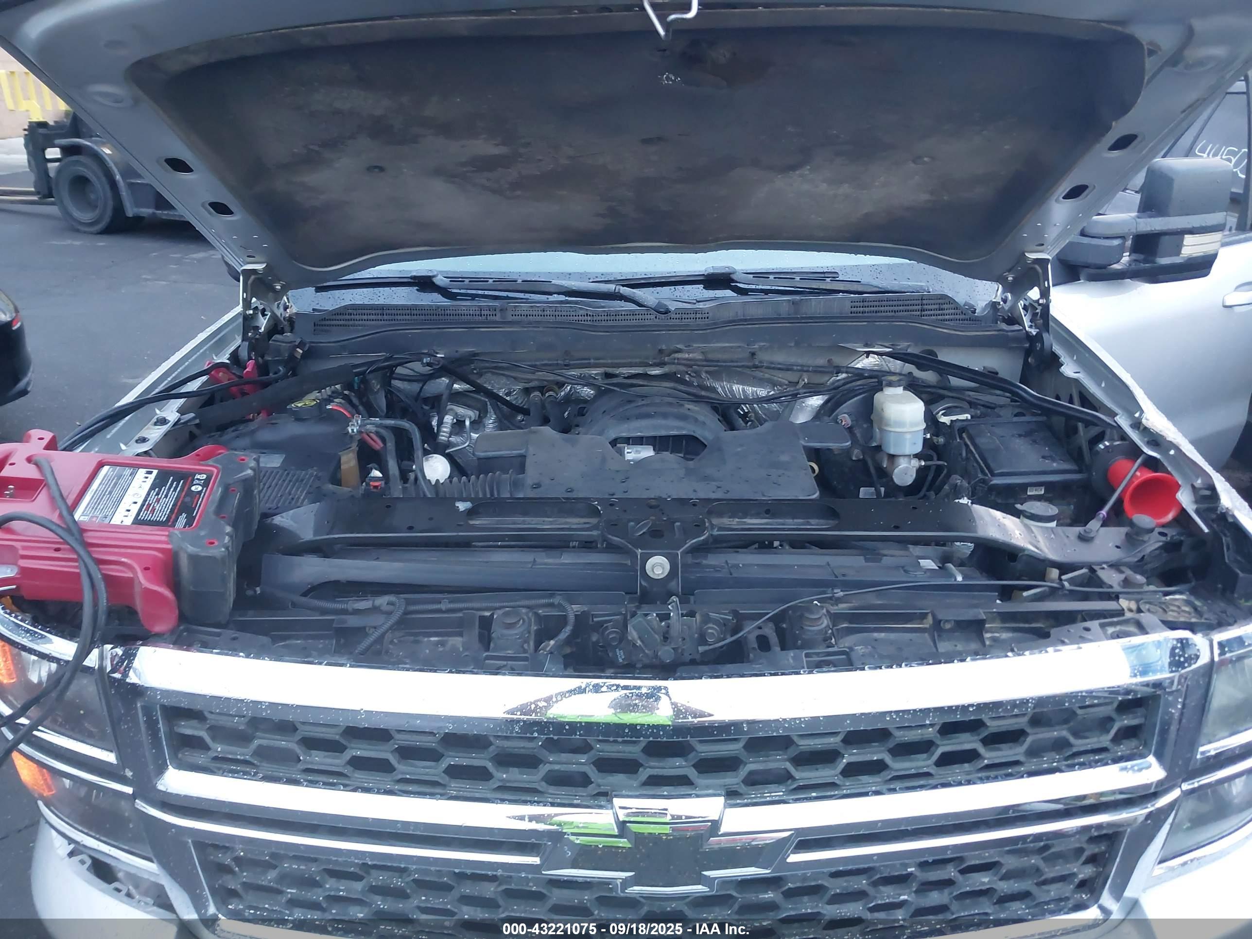 CHEVROLET SILVERADO image 10