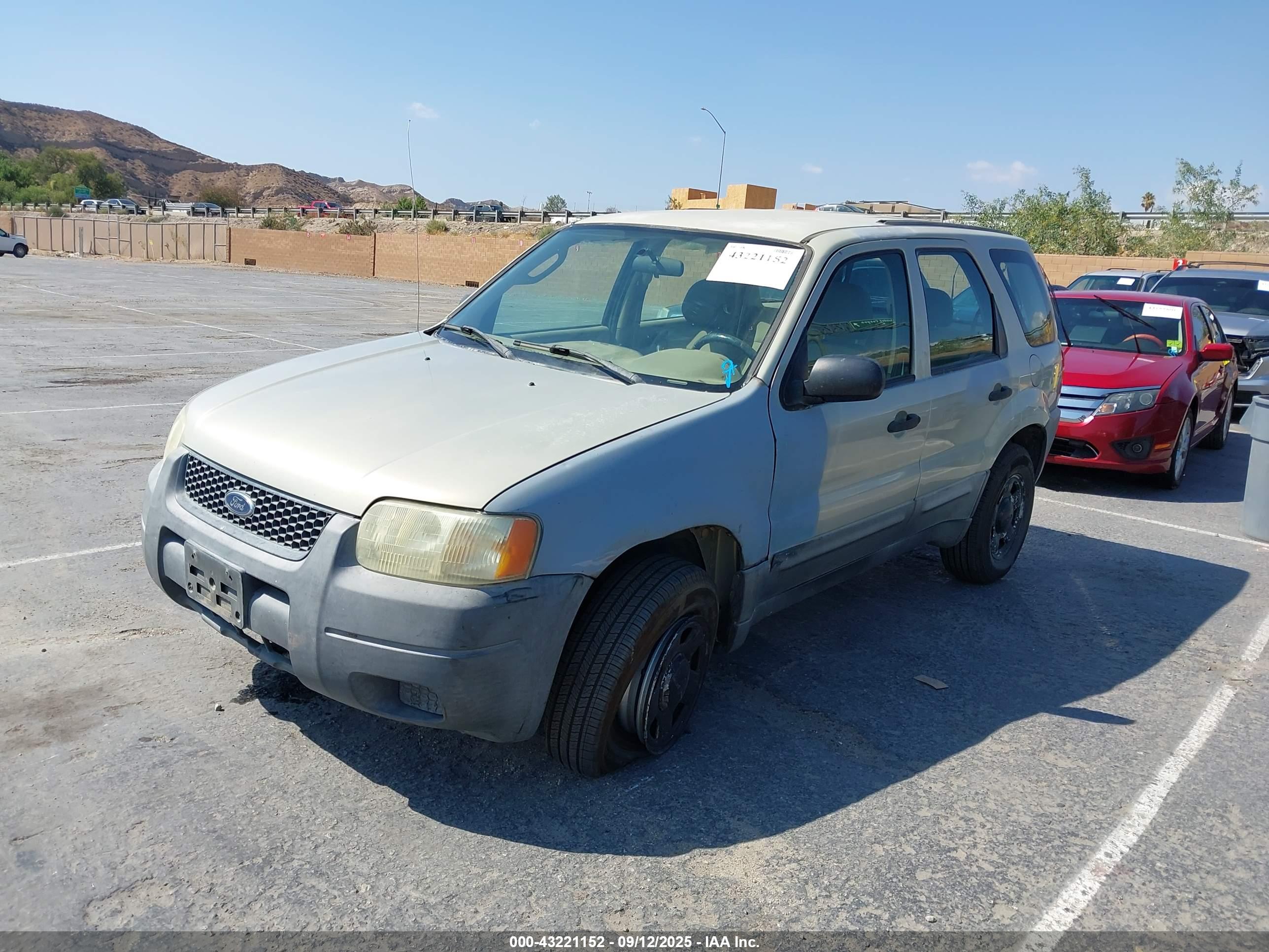 FORD ESCAPE image 2
