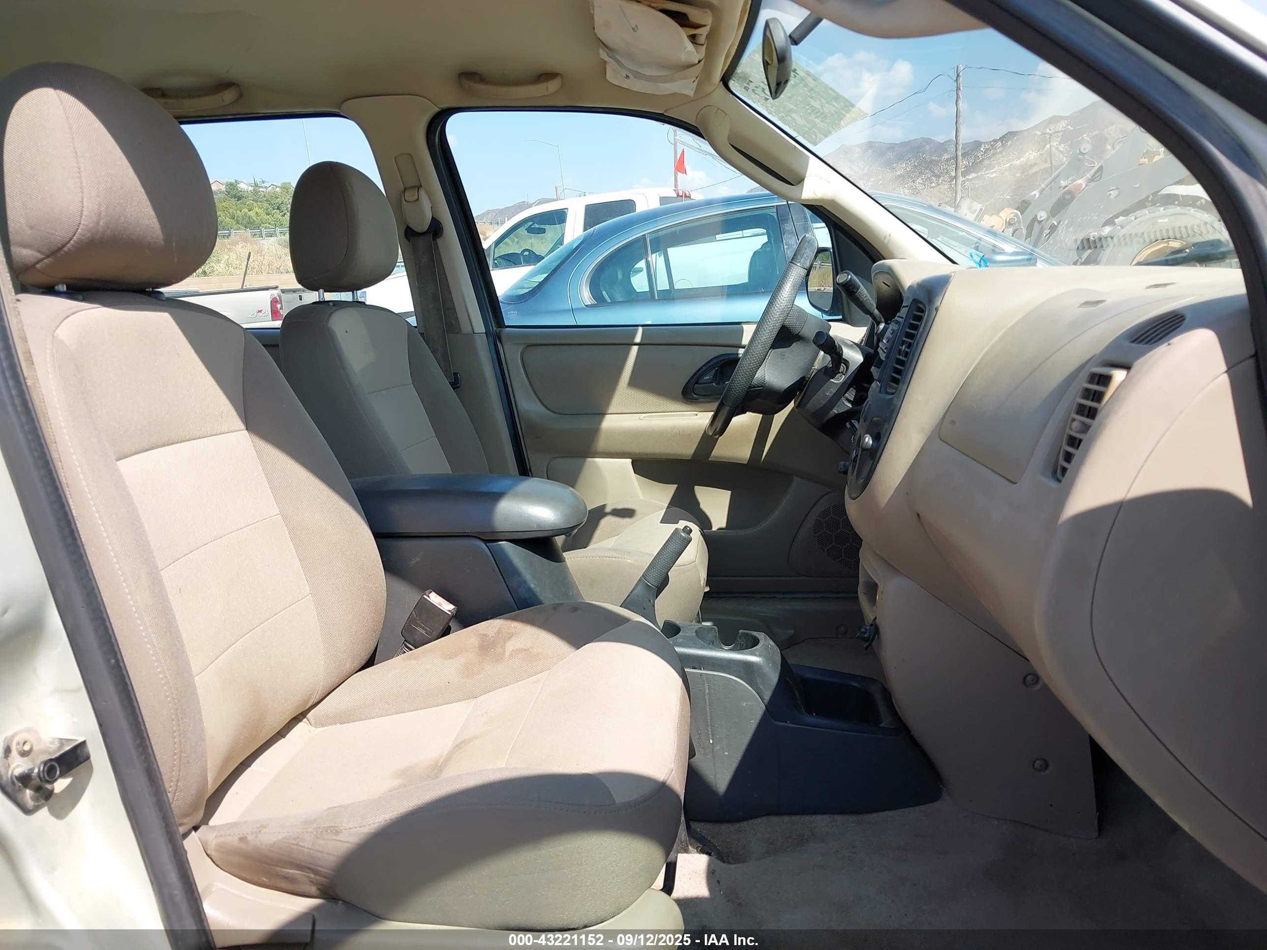 FORD ESCAPE image 5