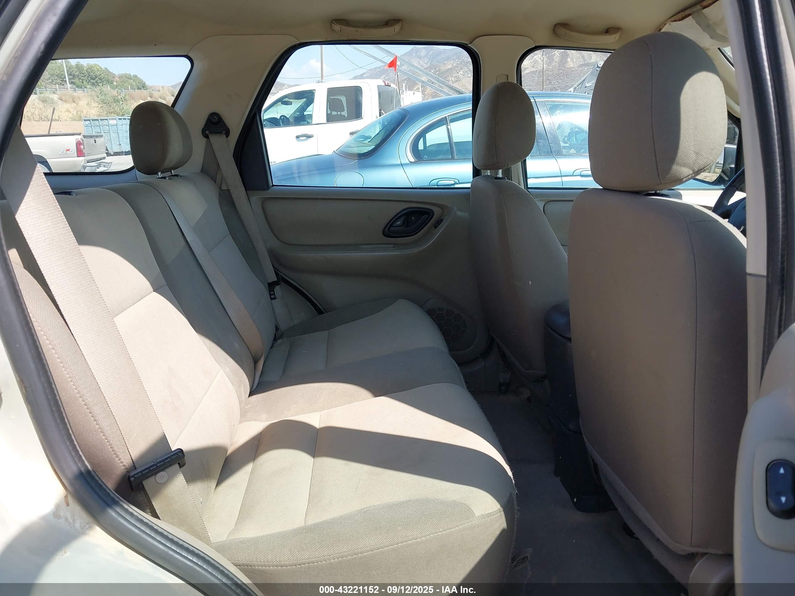 FORD ESCAPE image 8