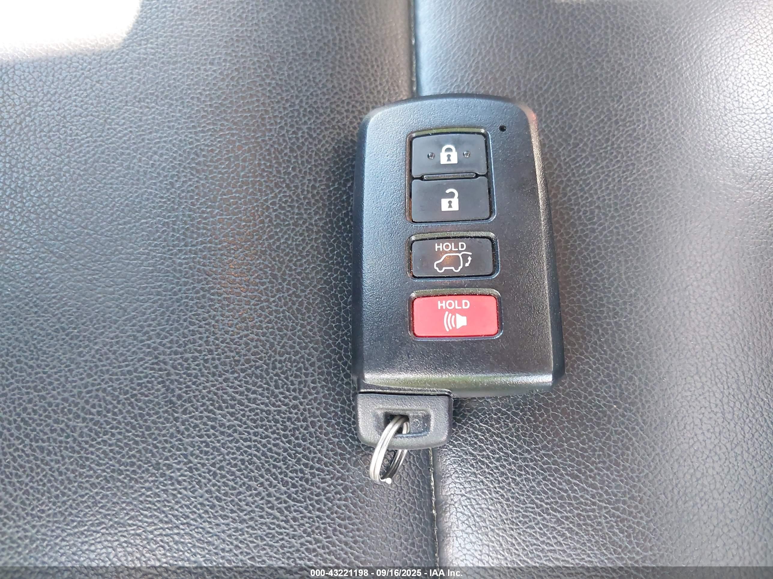 TOYOTA HIGHLANDER image 11