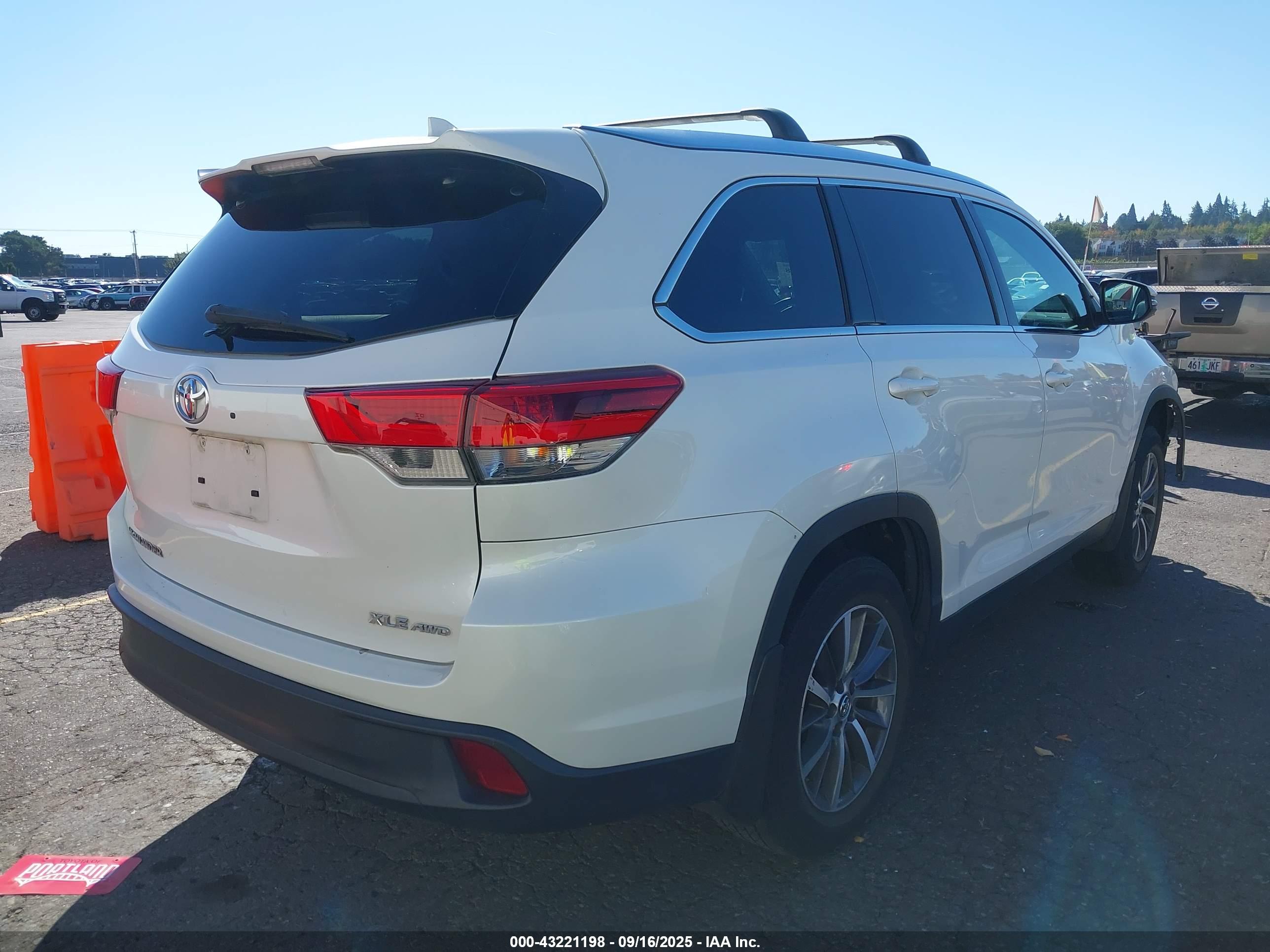 TOYOTA HIGHLANDER image 4