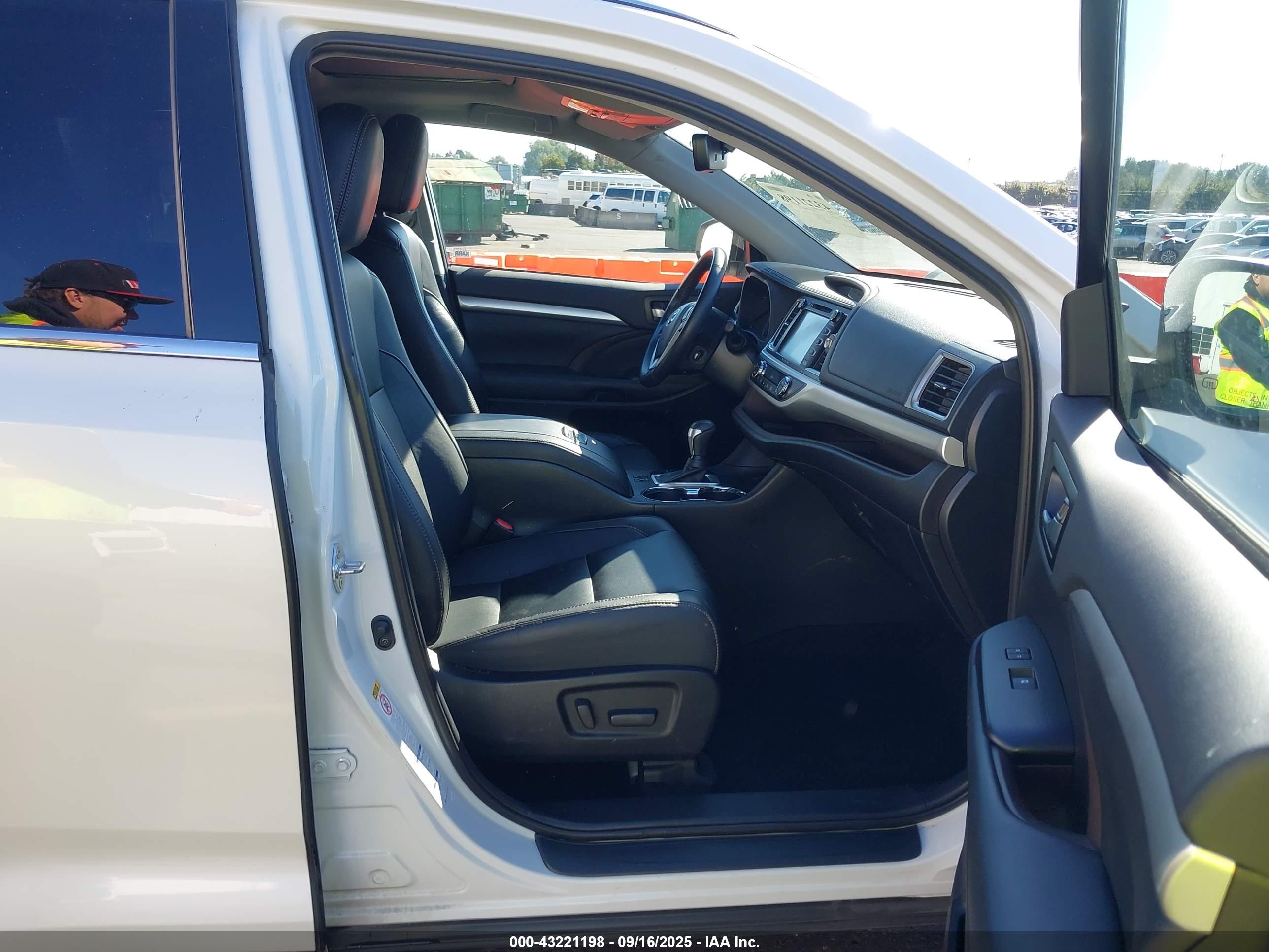 TOYOTA HIGHLANDER image 5