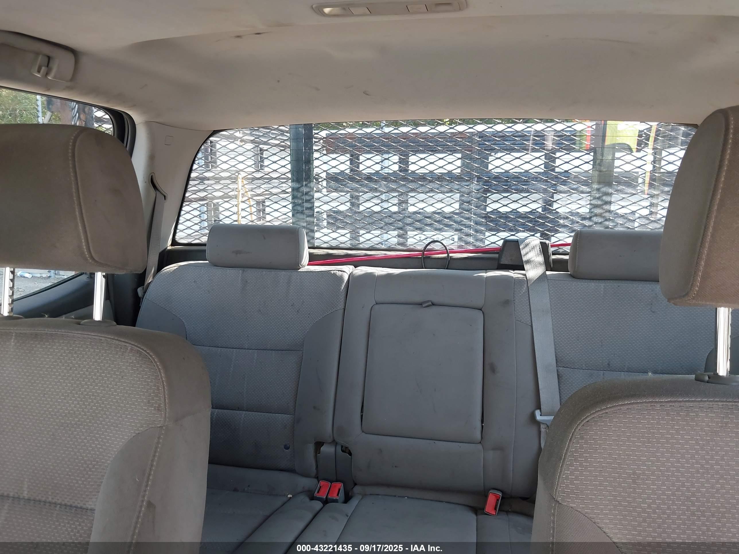 CHEVROLET SILVERADO image 7
