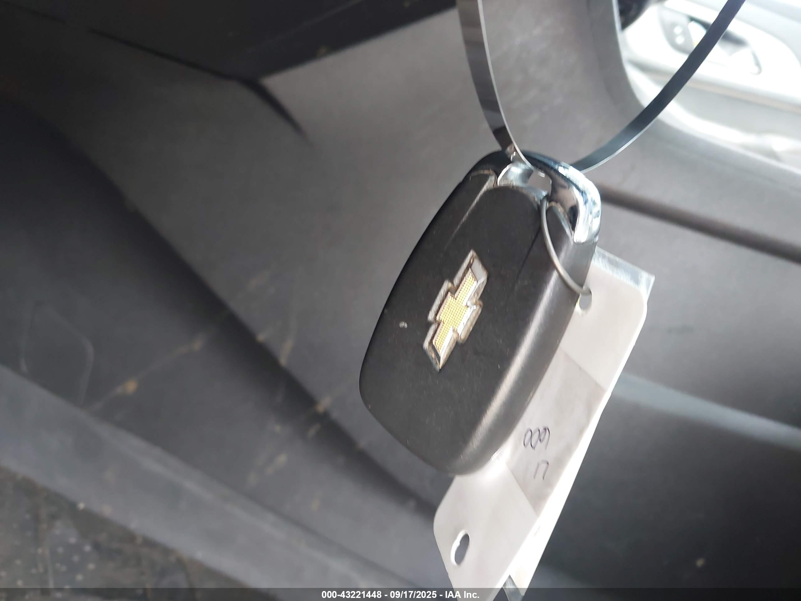 CHEVROLET TRAVERSE image 11