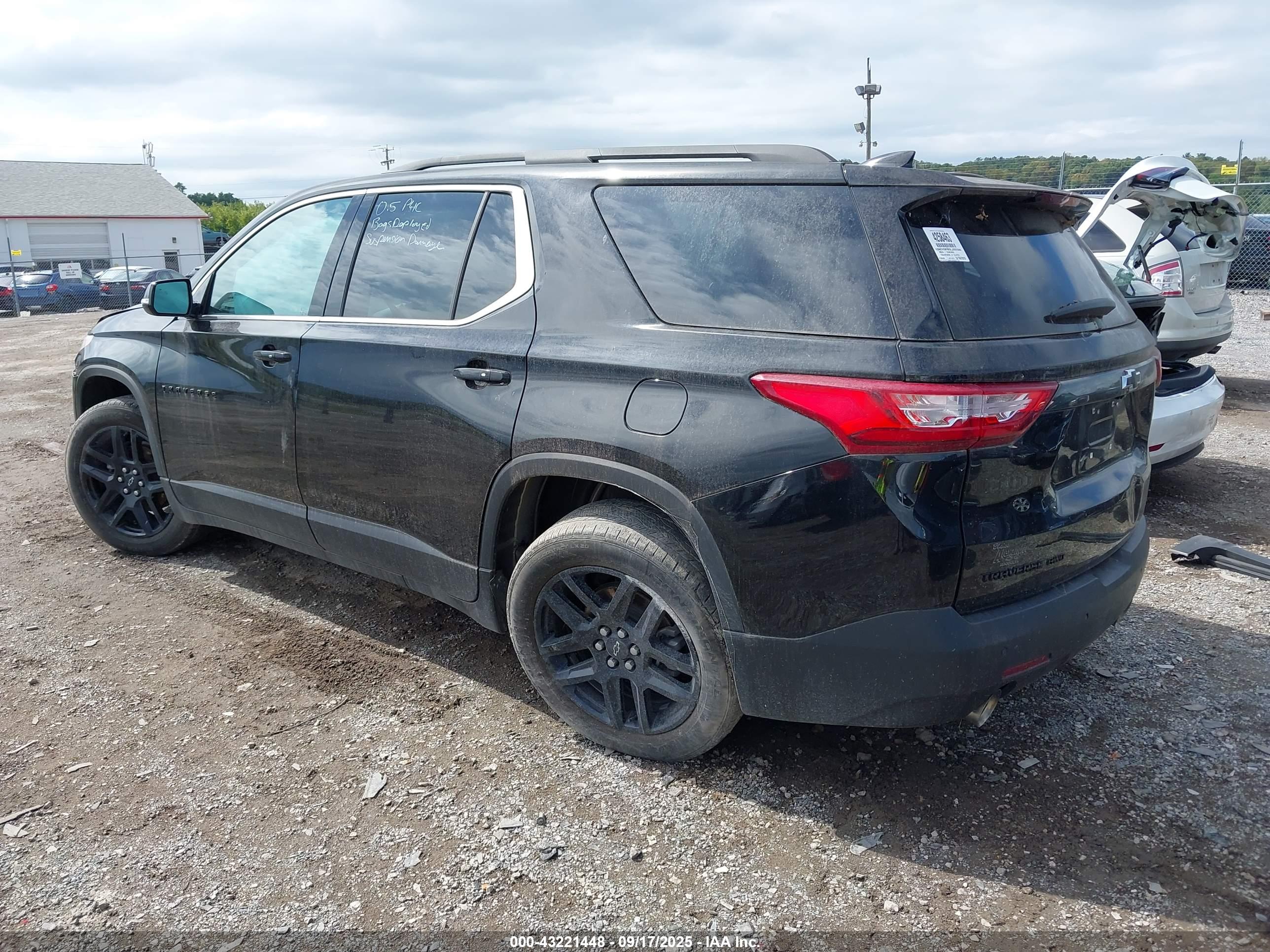 CHEVROLET TRAVERSE image 3