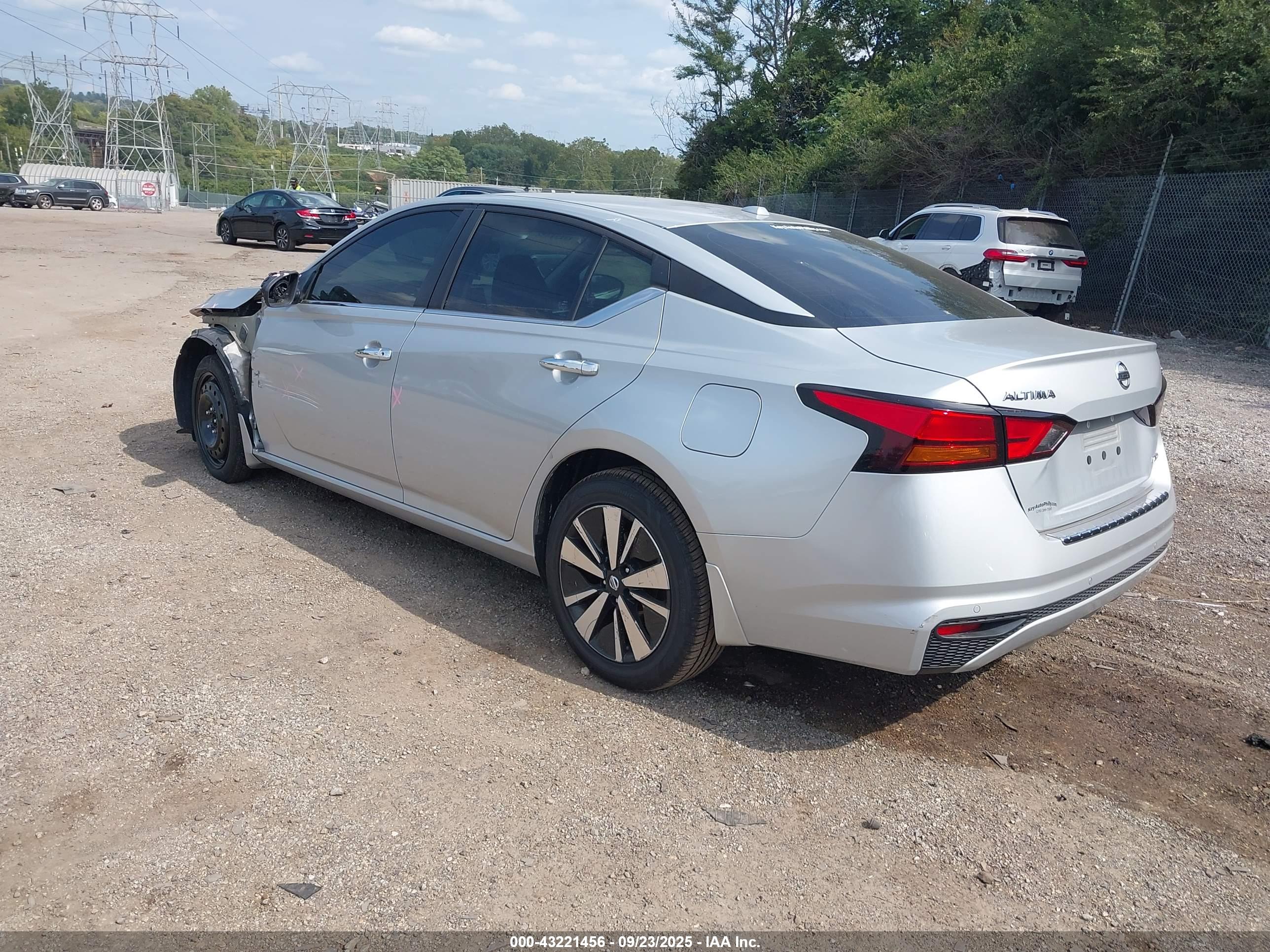 NISSAN ALTIMA image 3
