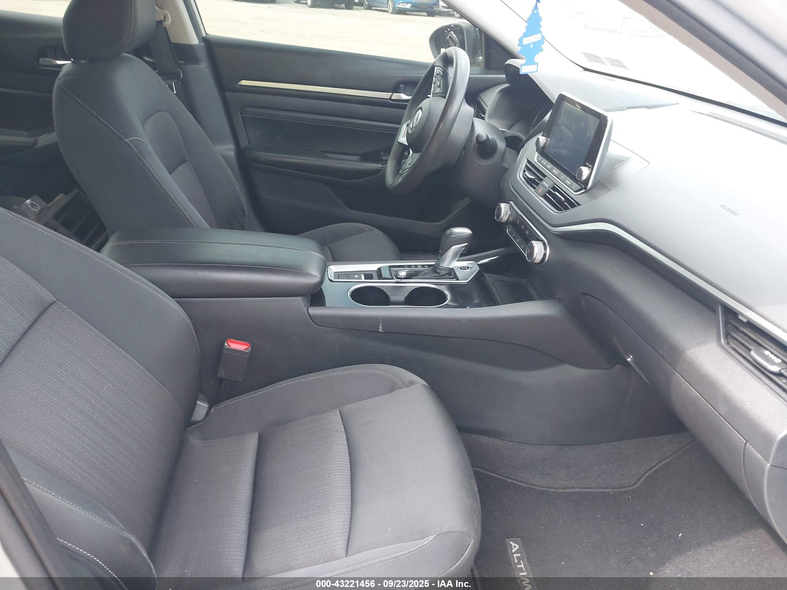 NISSAN ALTIMA image 5