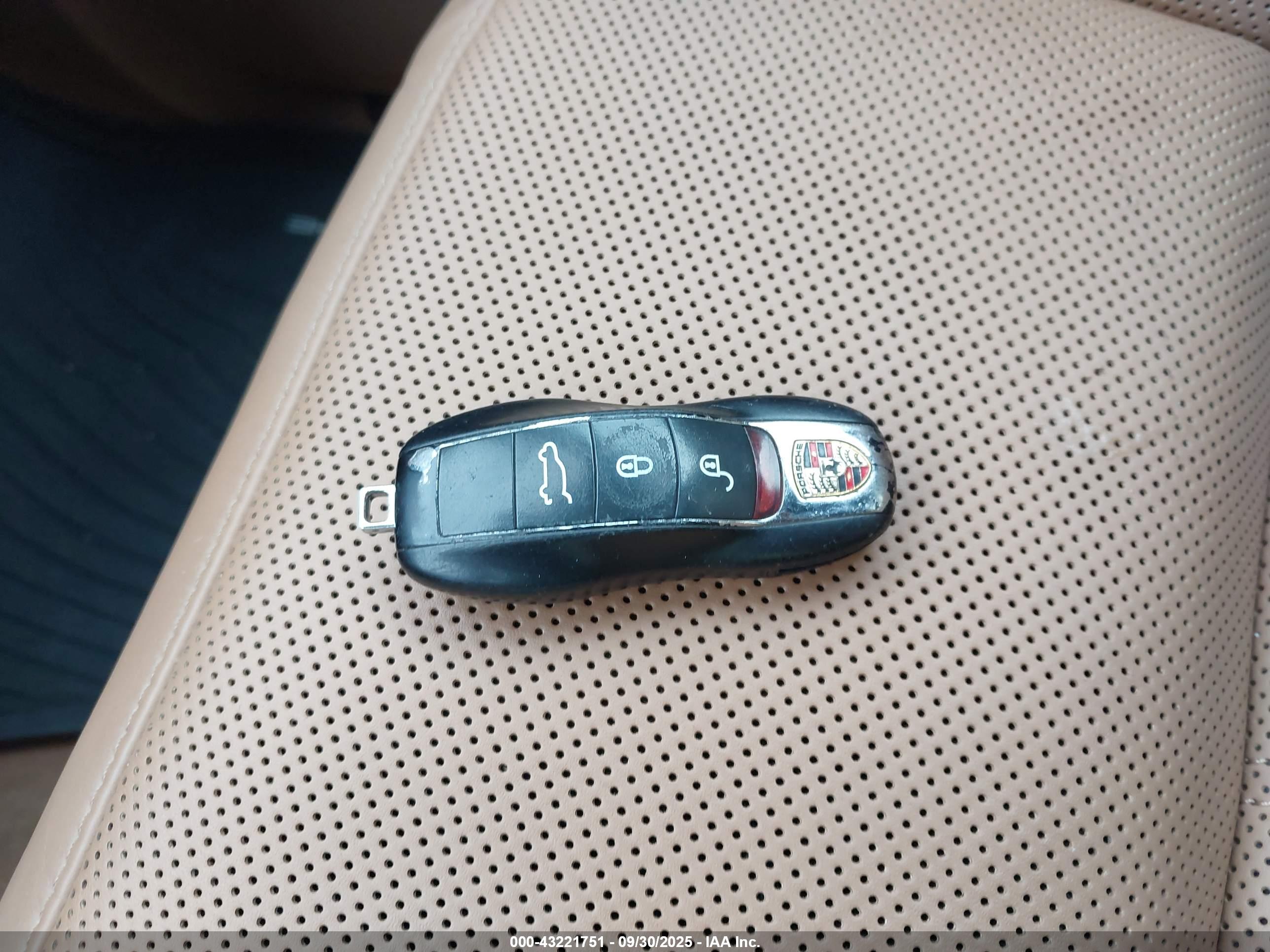 PORSCHE CAYENNE image 11