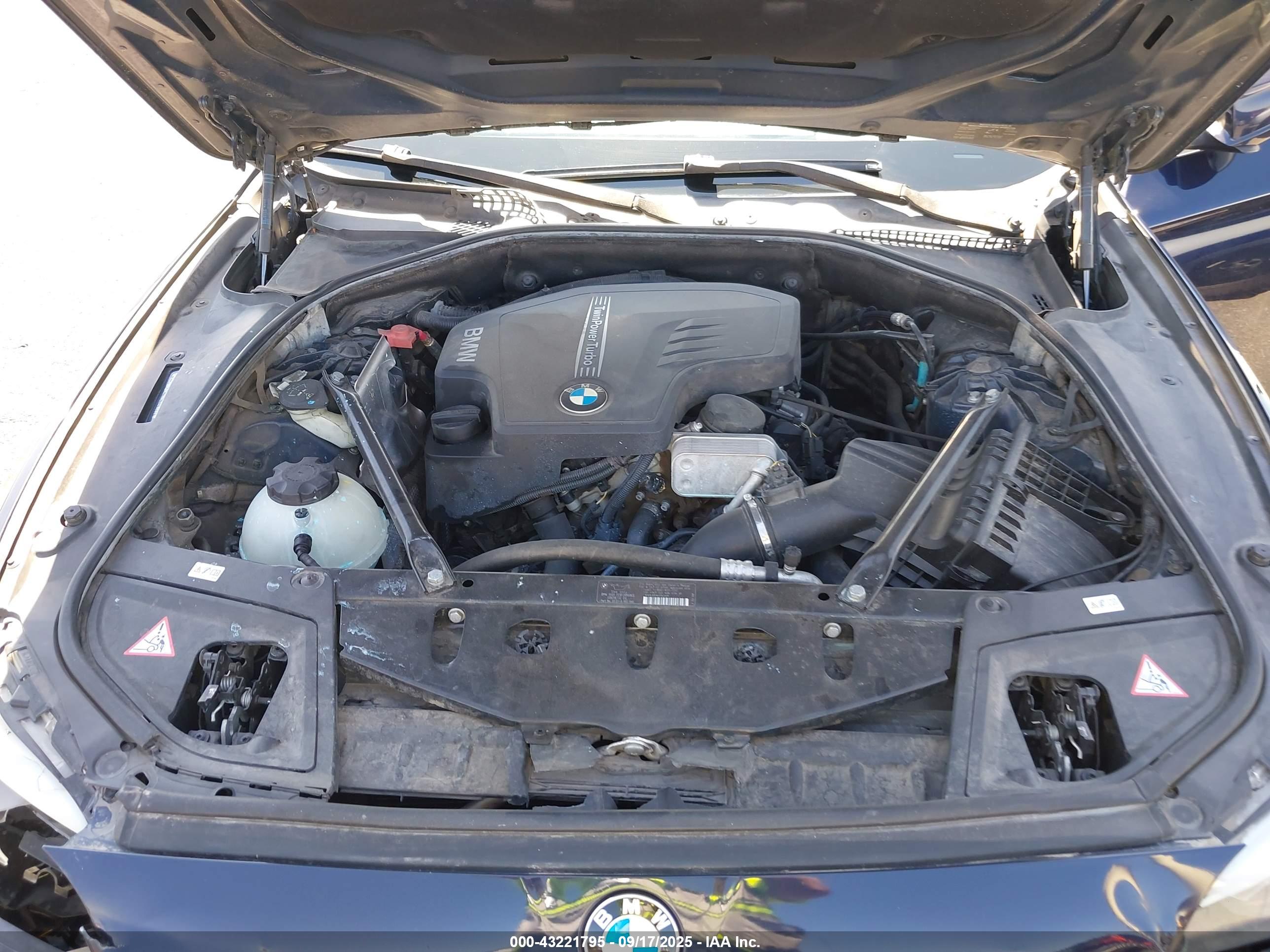 BMW 528I image 10