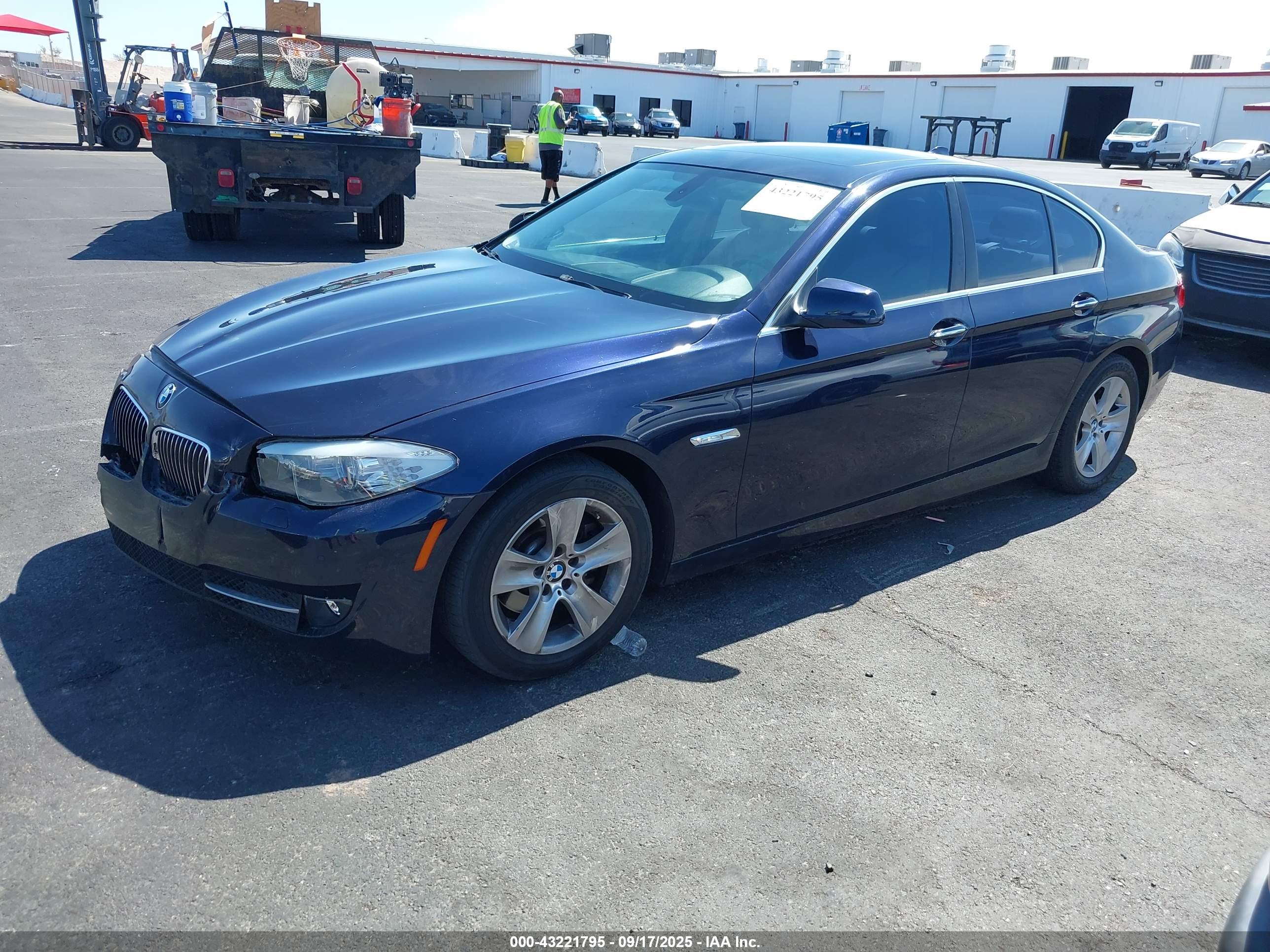 BMW 528I image 2