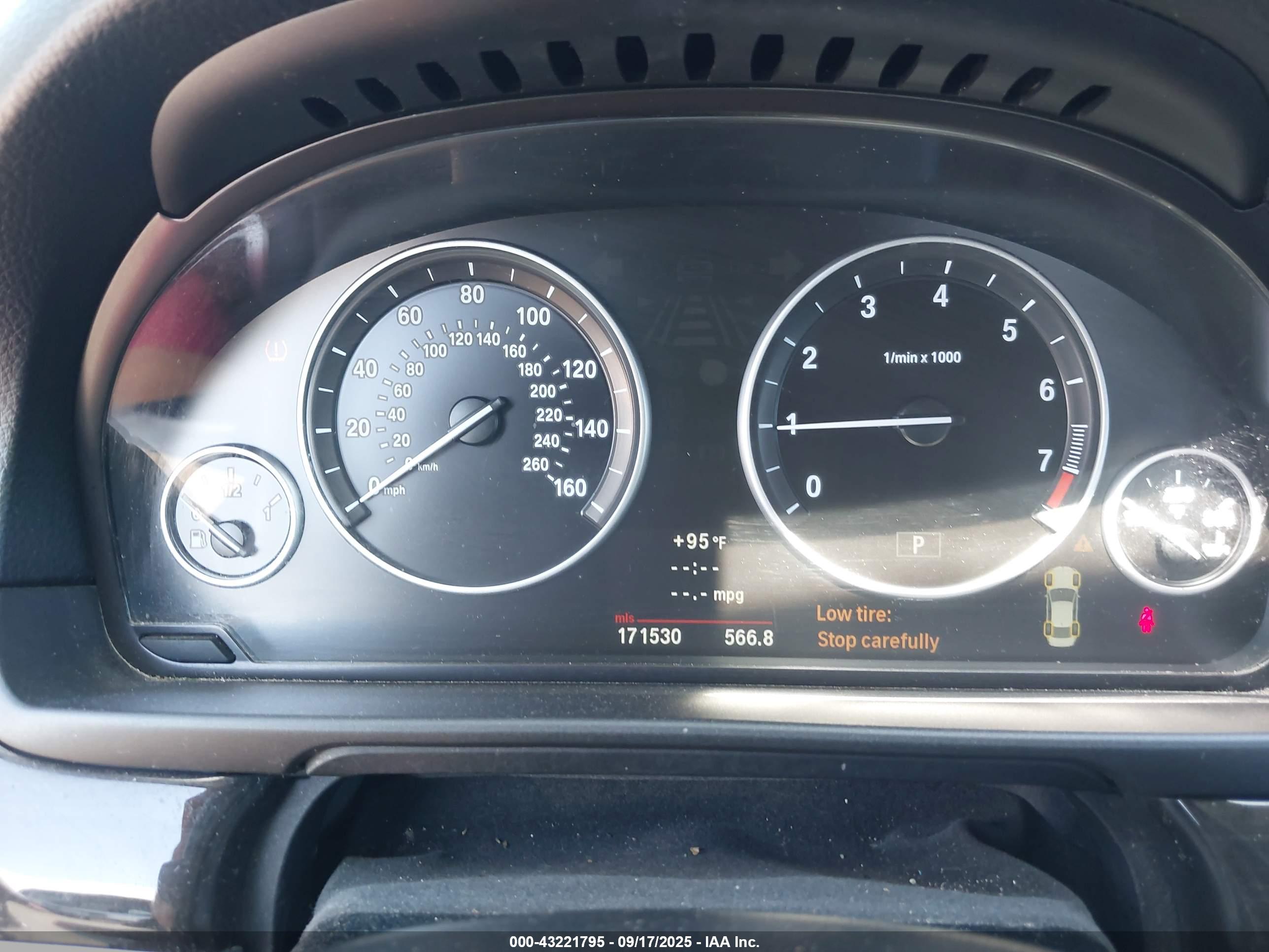 BMW 528I image 7