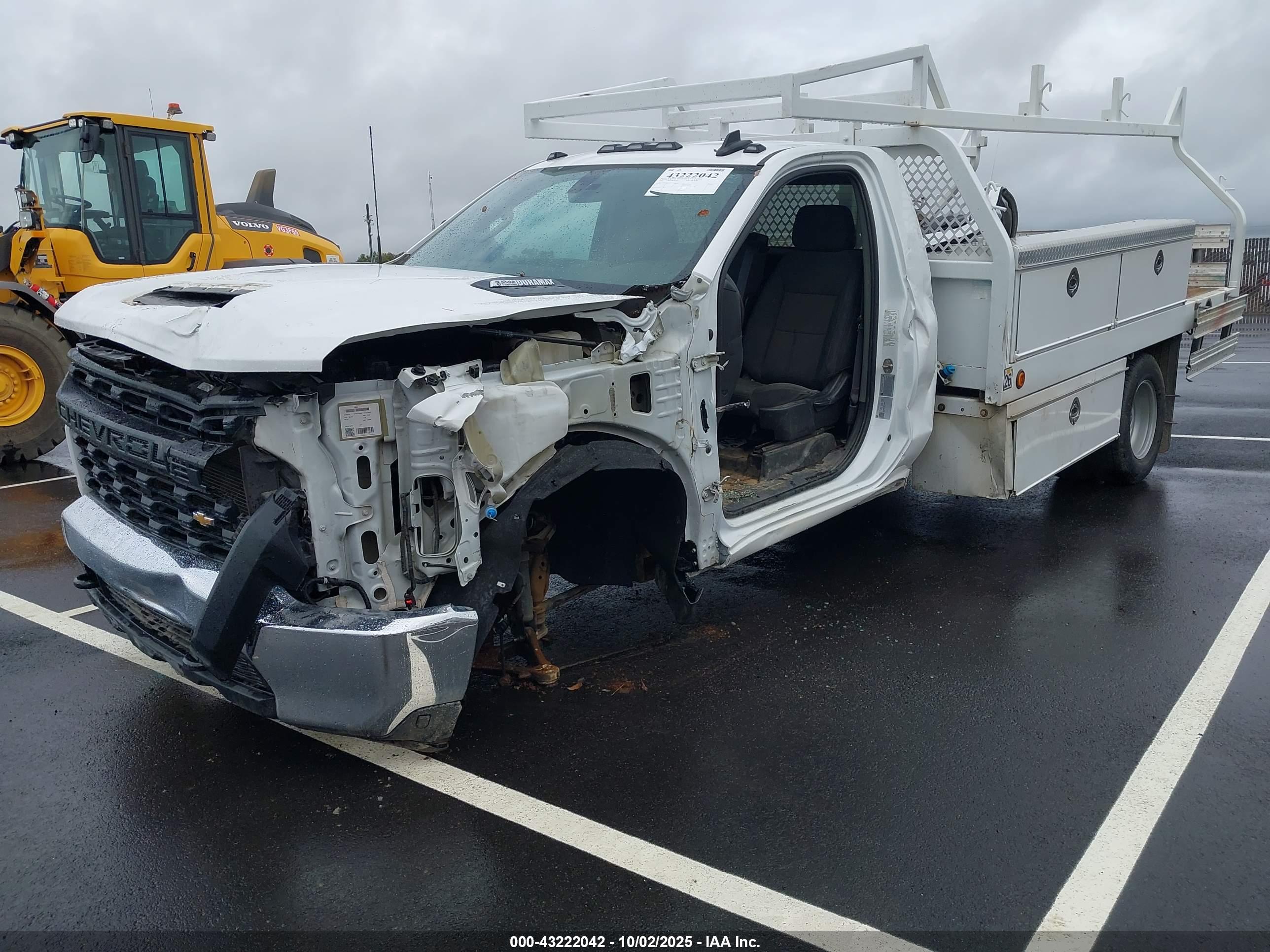 CHEVROLET SILVERADO image 2