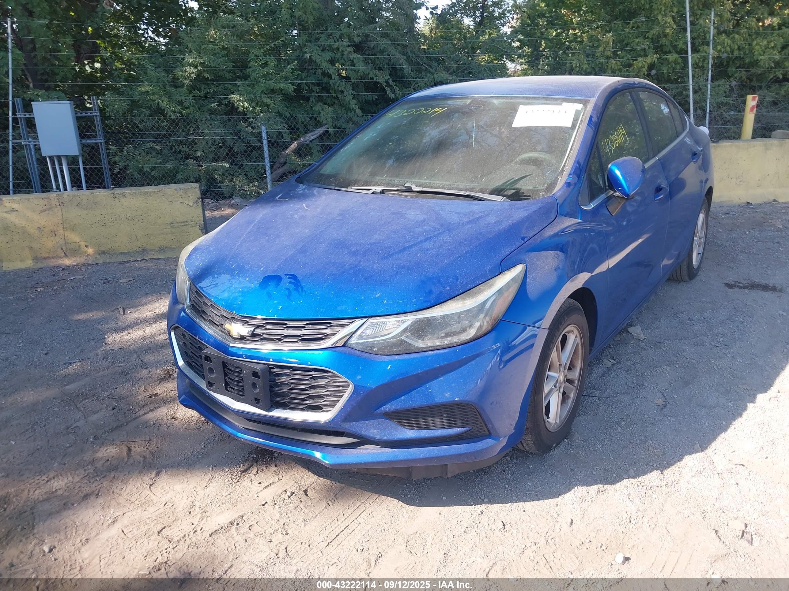 CHEVROLET CRUZE image 2