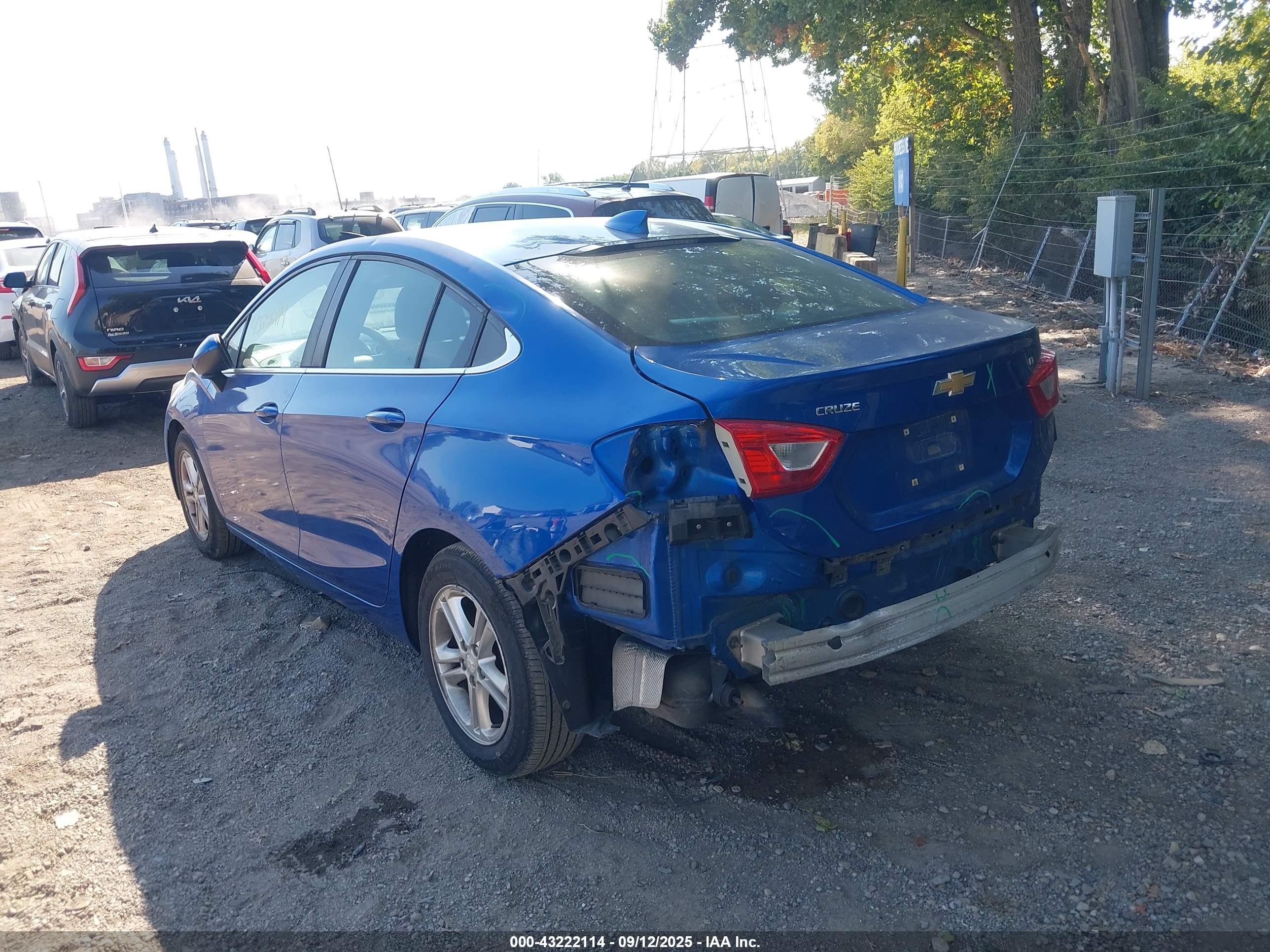 CHEVROLET CRUZE image 3