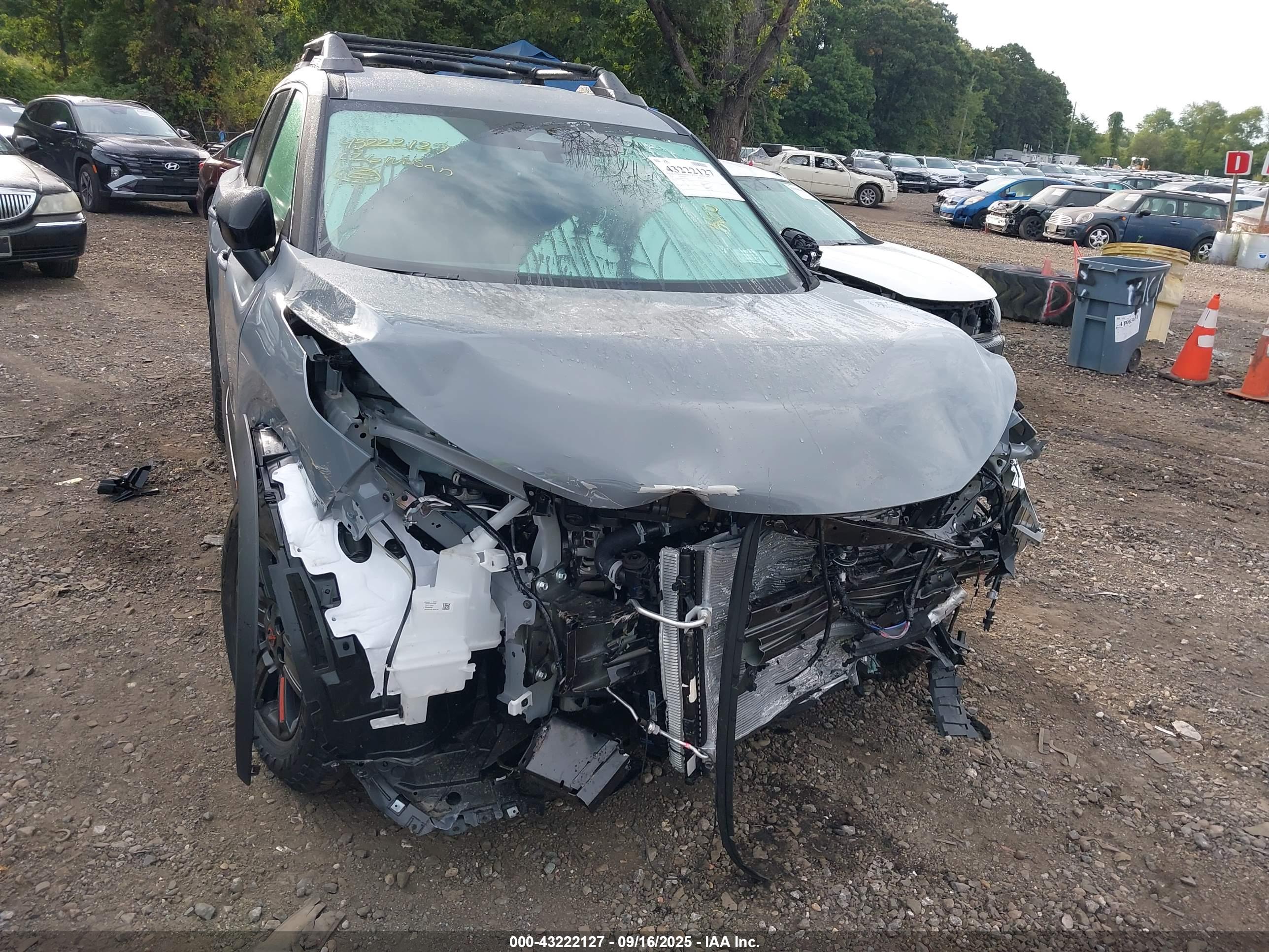 NISSAN ROGUE image 6
