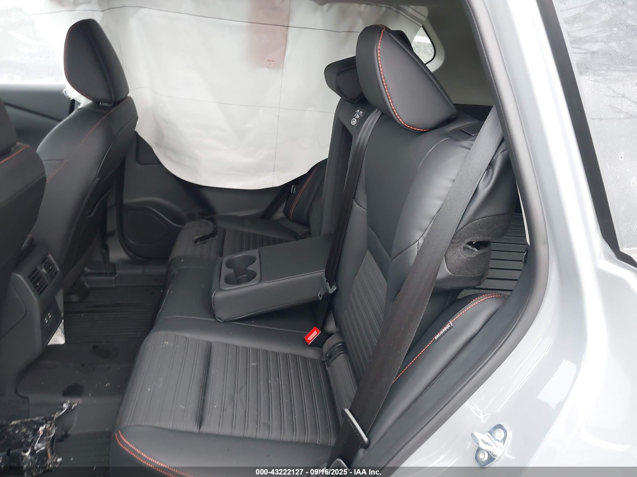 NISSAN ROGUE image 8