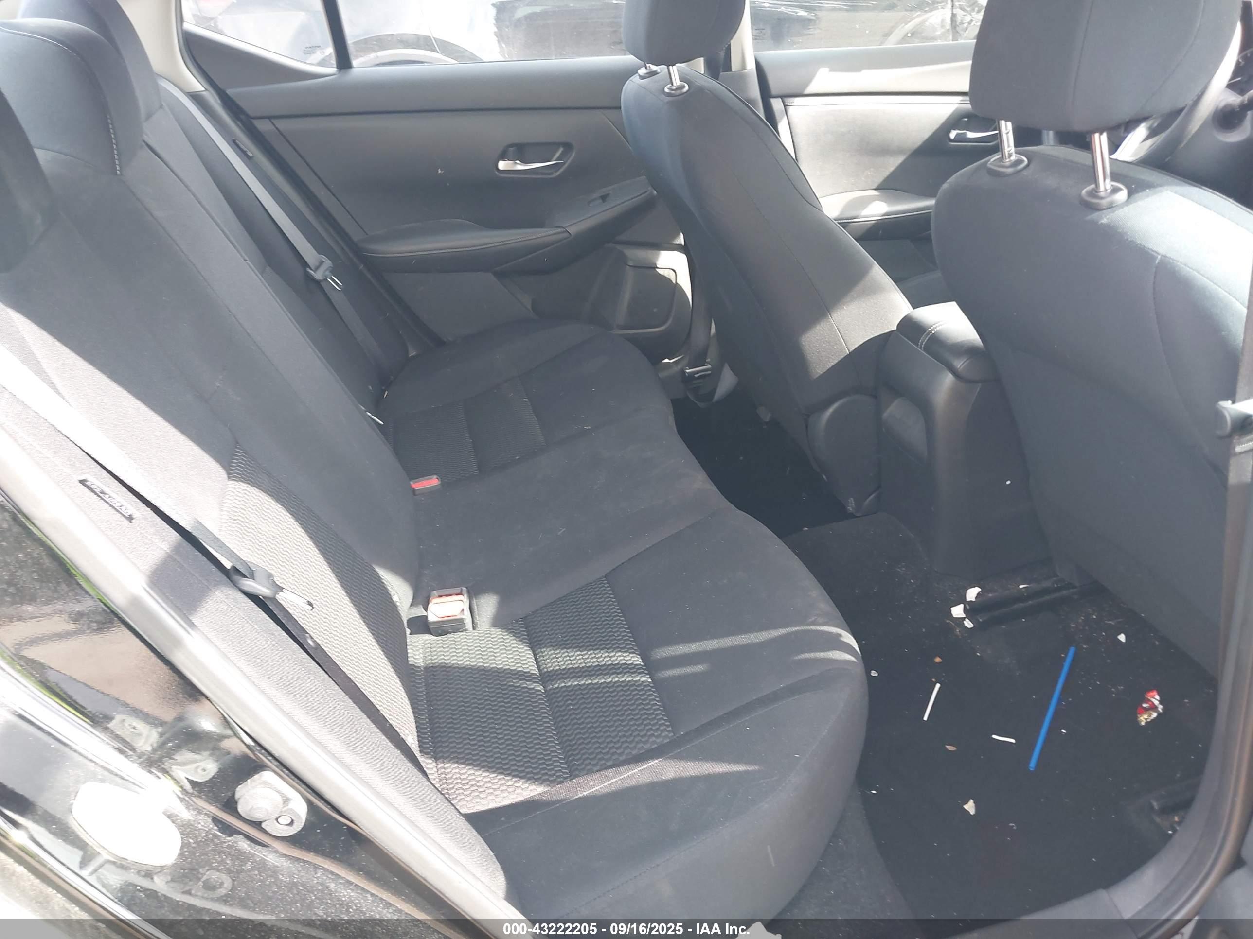 NISSAN SENTRA image 8