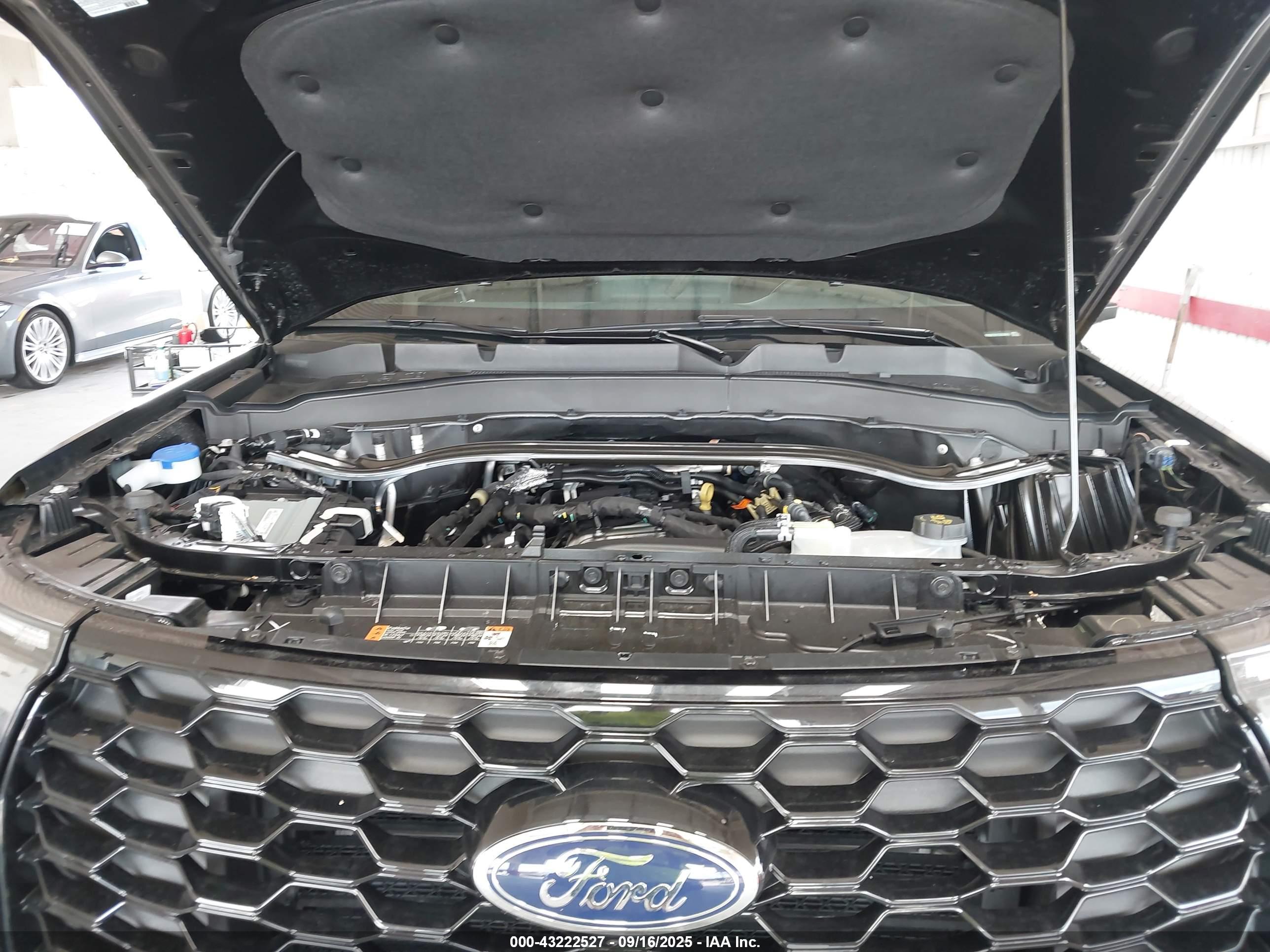 FORD EXPLORER image 10